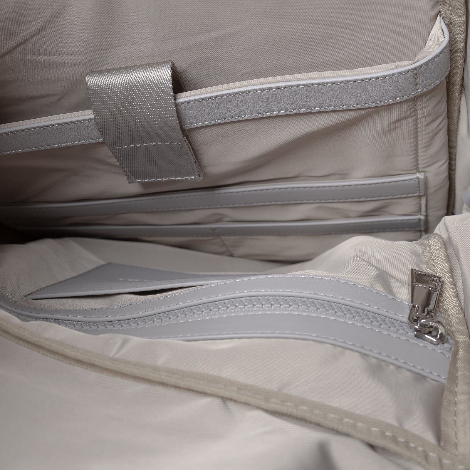 Padded Backpack medium - leo splashes grey/sand - VIVI MARI