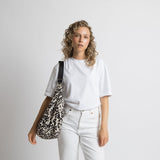 Padded Hip Bag oversized - leo splashes black/sand - VIVI MARI