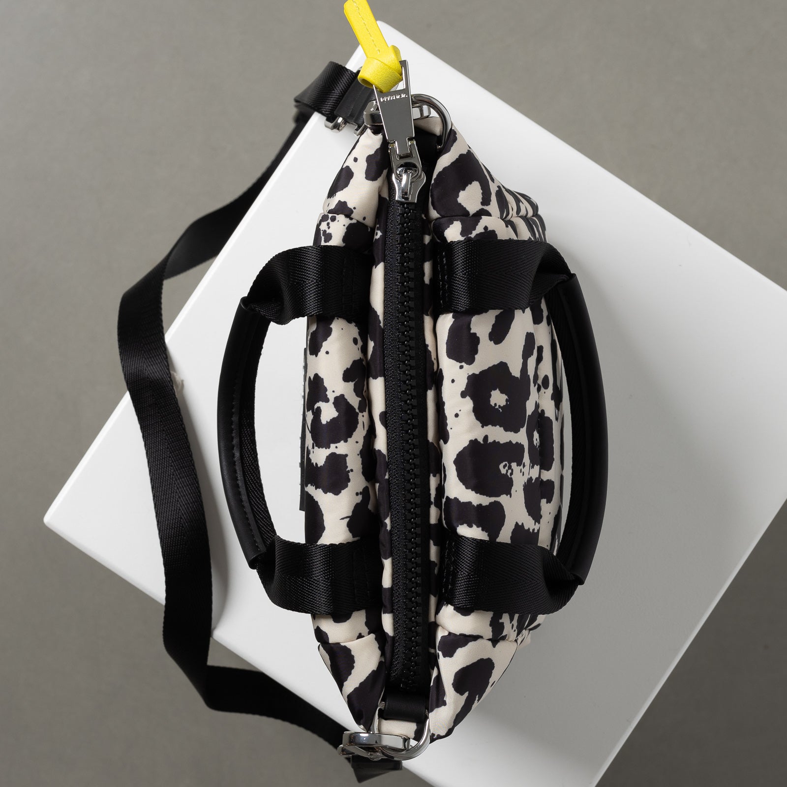 padded tote bag mini + strap basic woven slim - leo splashes black/sand - VIVI MARI