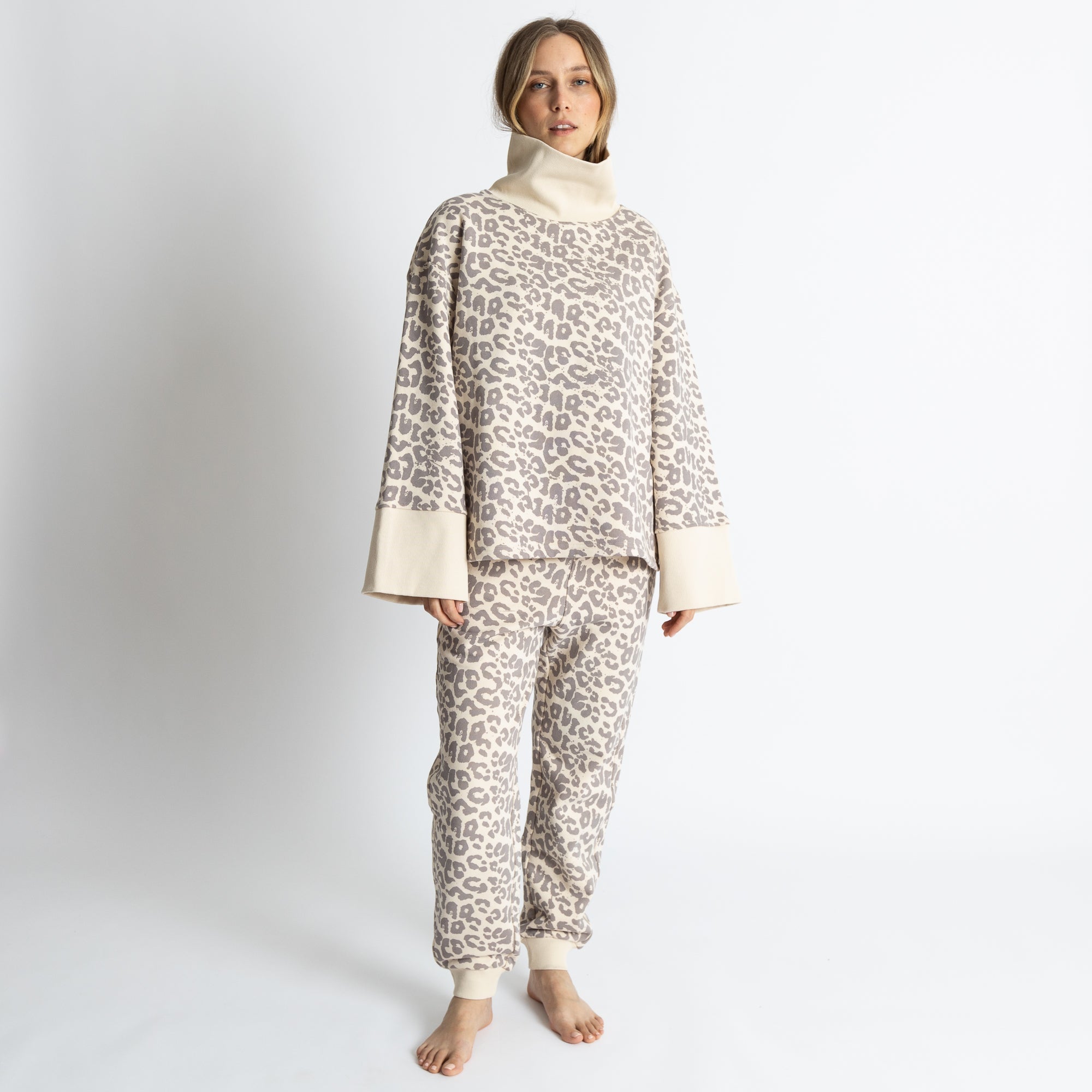 Sweatshirt turtle neck - leo splashes grey/sand - VIVI MARI