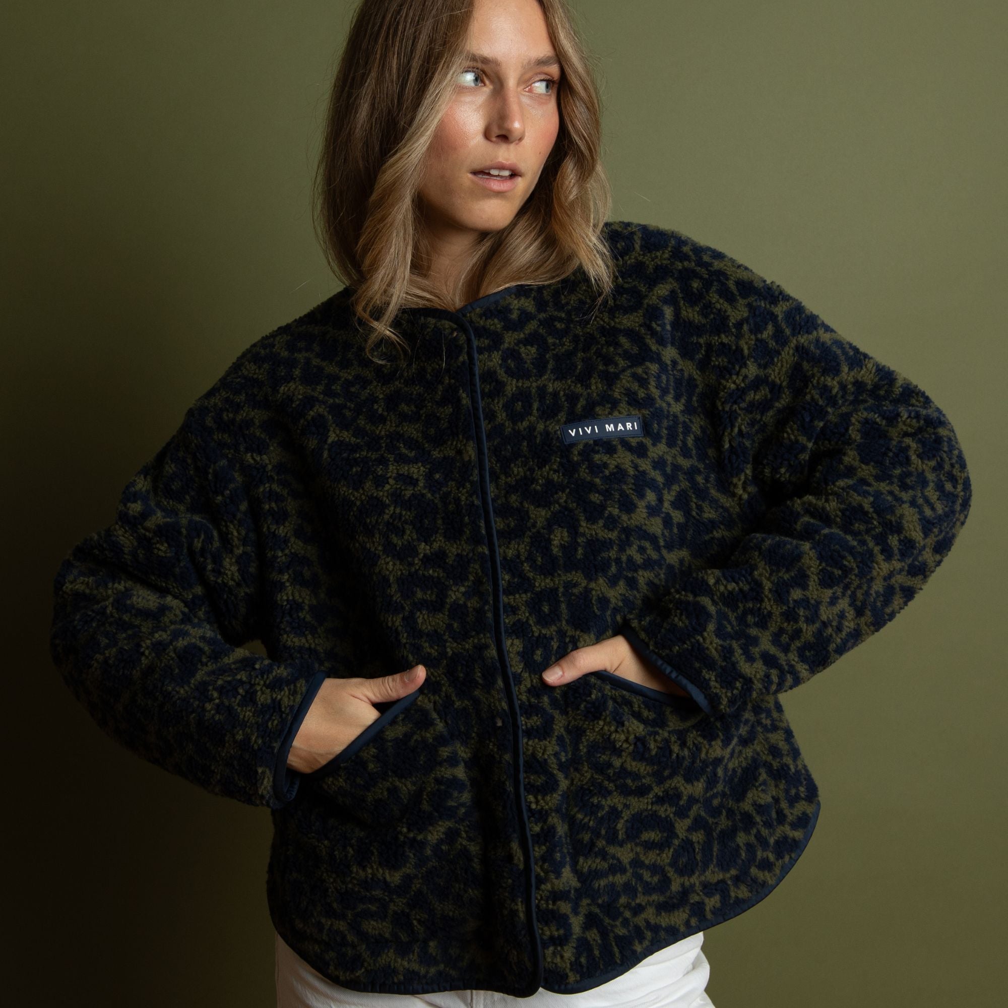 Teddy Fleece Jacket - leo splashes navy/olive - VIVI MARI