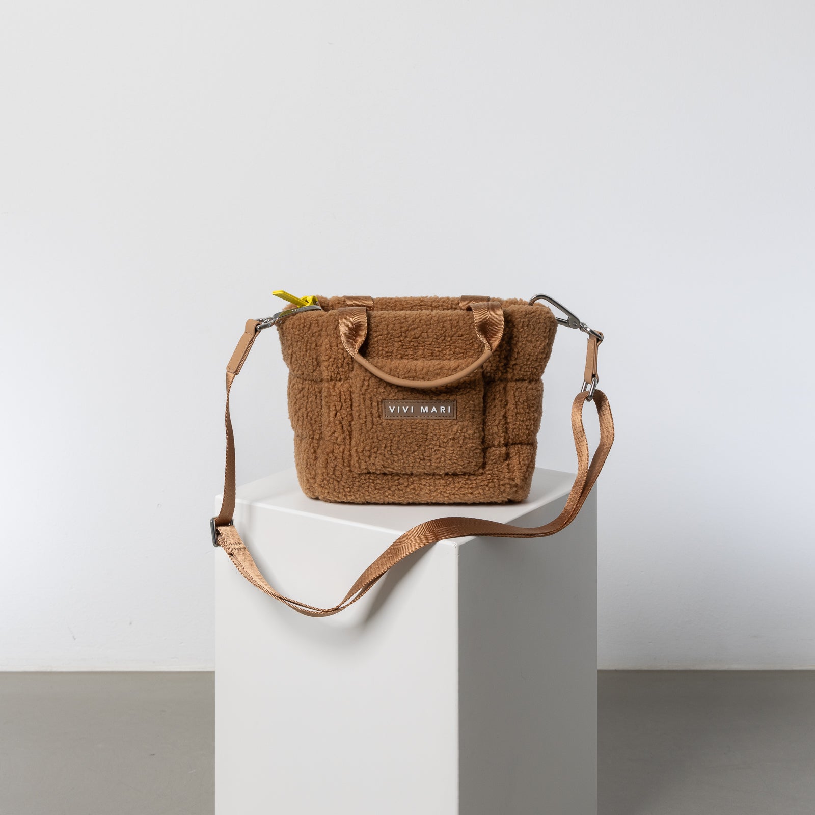 Teddy Tote Bag mini strap basic woven slim caramel VIVI MARI