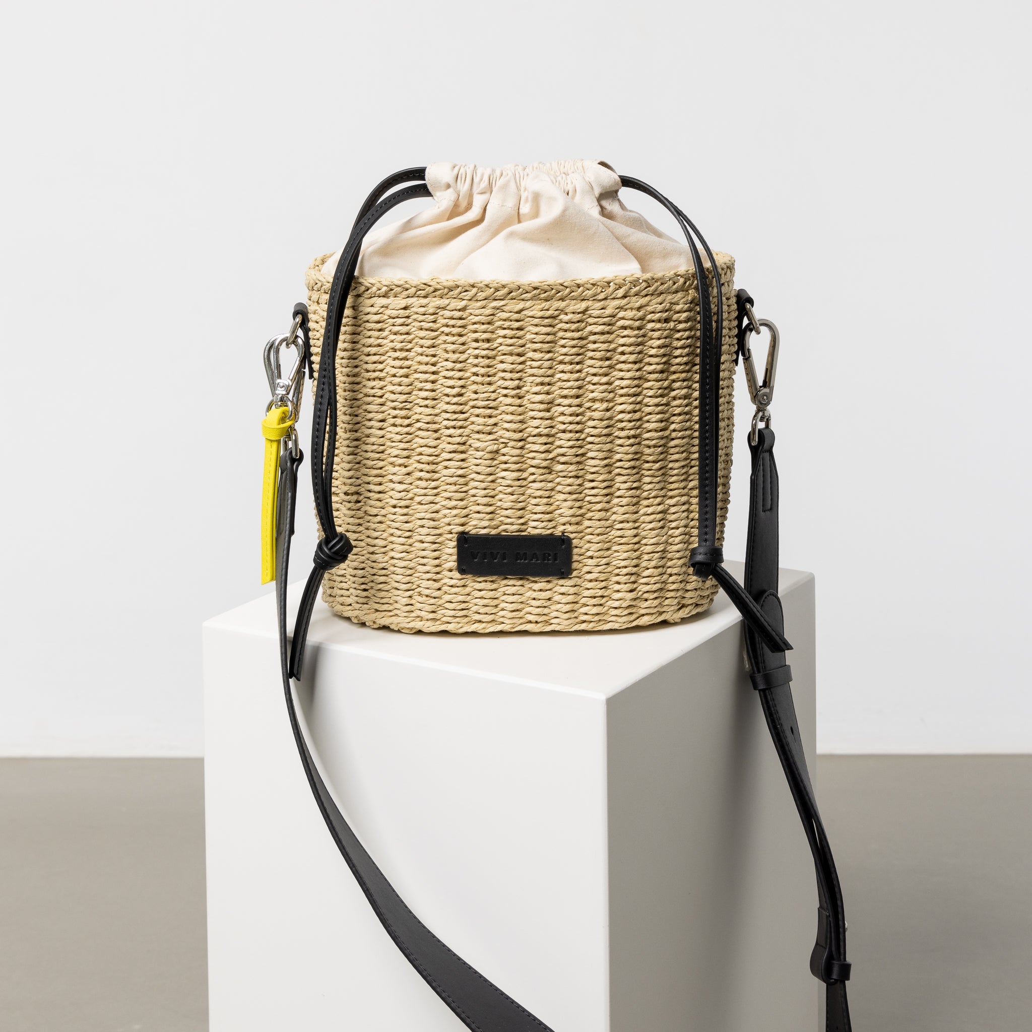 Bucket Bag Straw - black - VIVI MARI