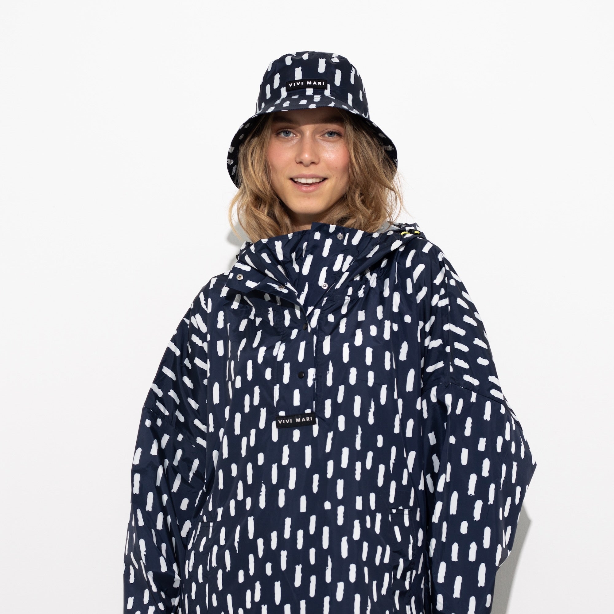 Bucket Hat drops navy/white - VIVI MARI