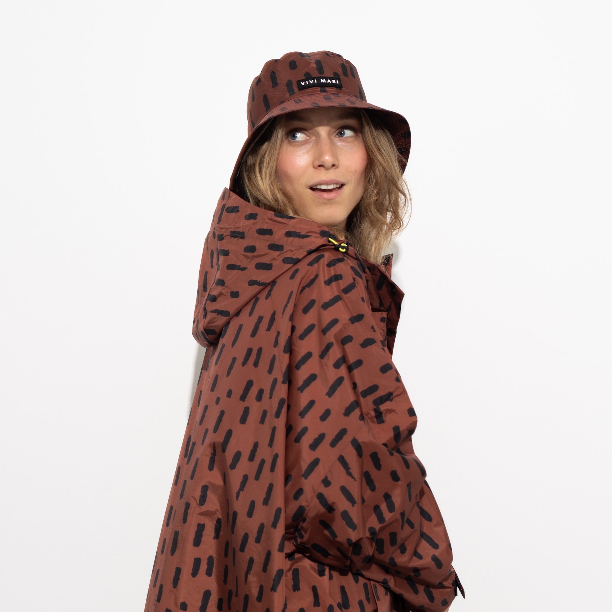 Bucket Hat drops rust/black - VIVI MARI