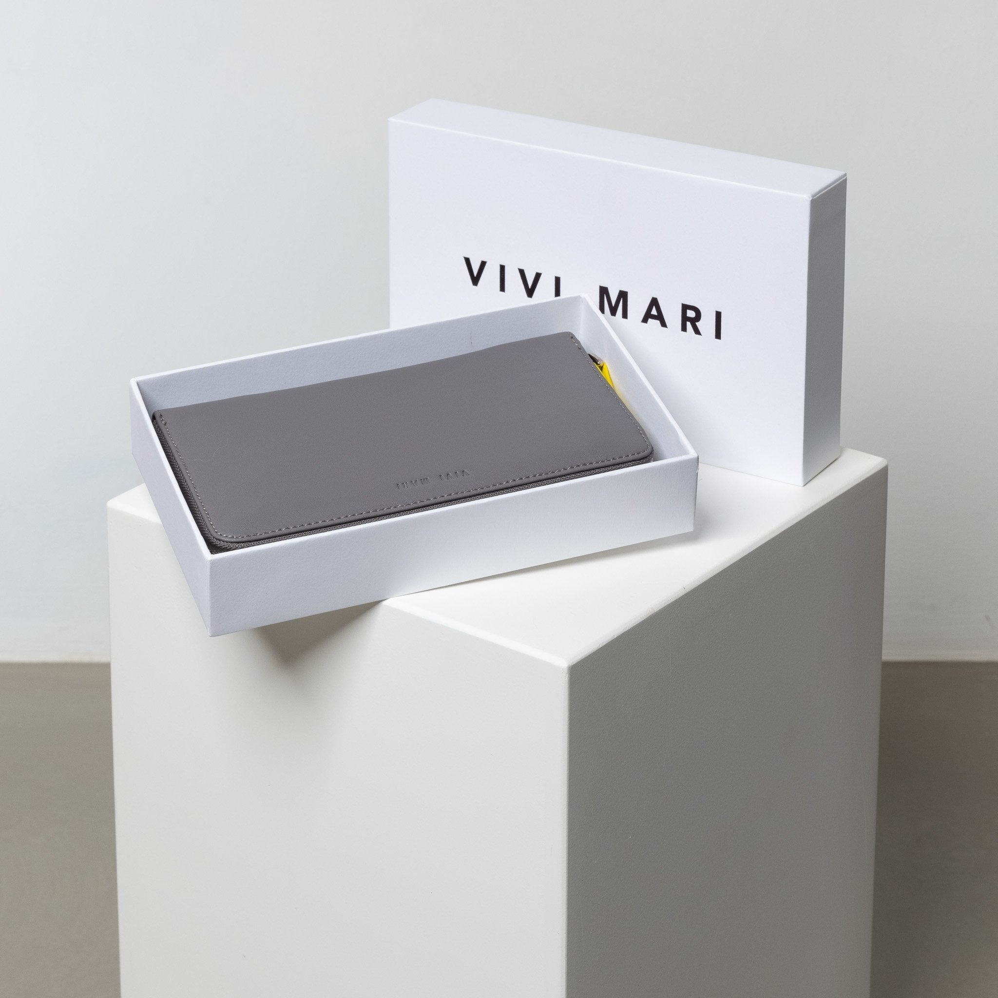 Continental Wallet - taupe - VIVI MARI