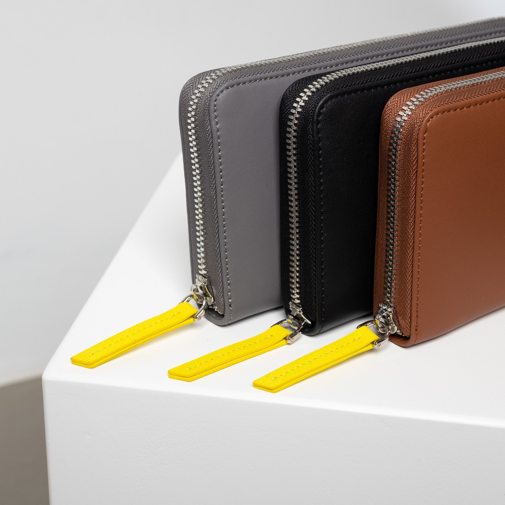 Continental Wallet - taupe - VIVI MARI
