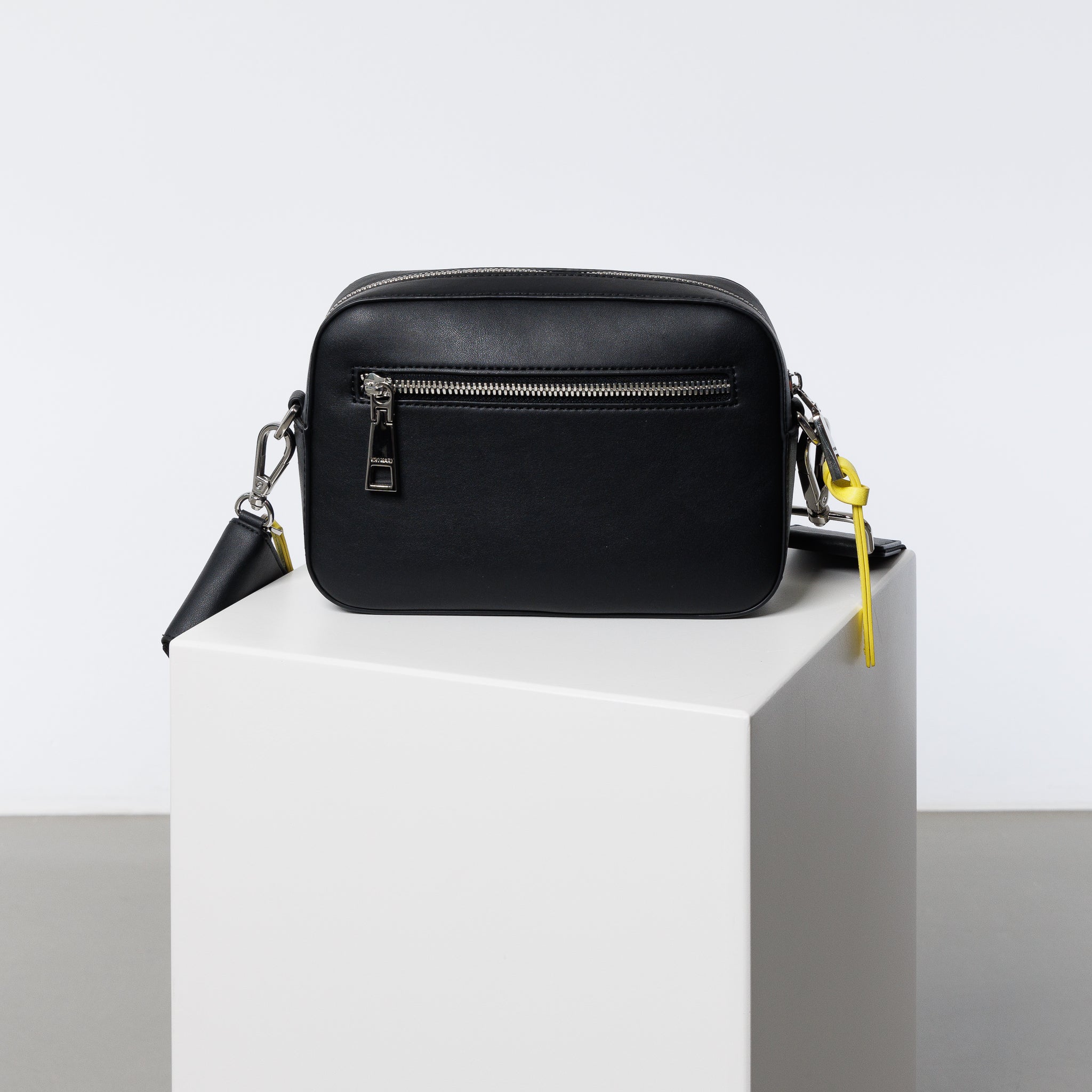 crossbody bag small + strap basic woven - black - VIVI MARI