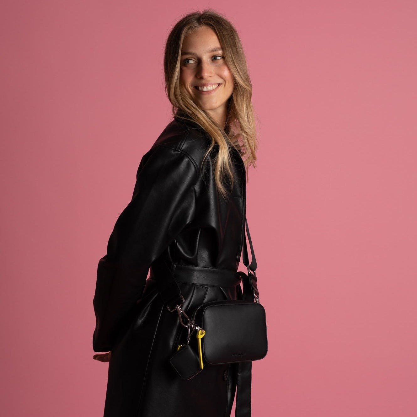 crossbody bag small + strap basic woven - black - VIVI MARI