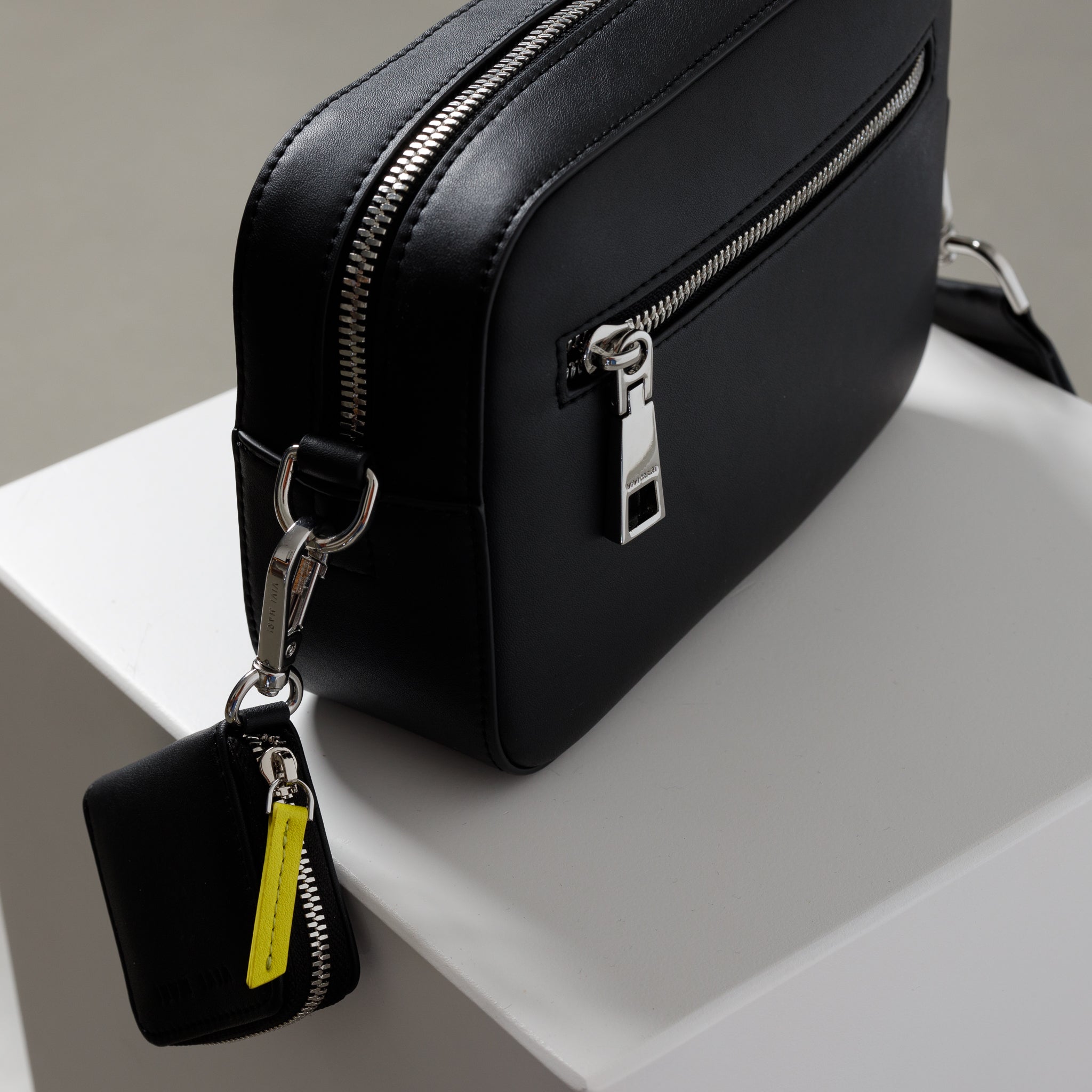 crossbody bag small + strap basic woven - black - VIVI MARI