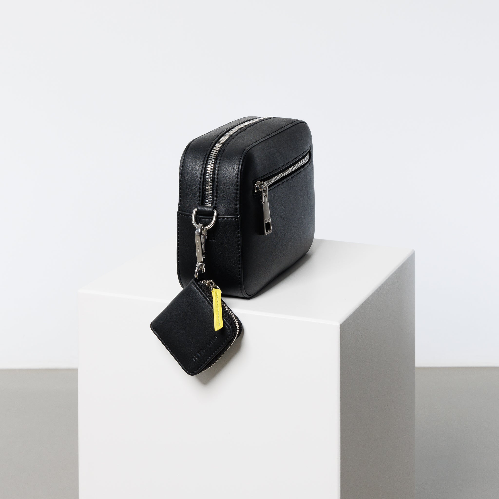crossbody bag small + strap basic woven - black - VIVI MARI
