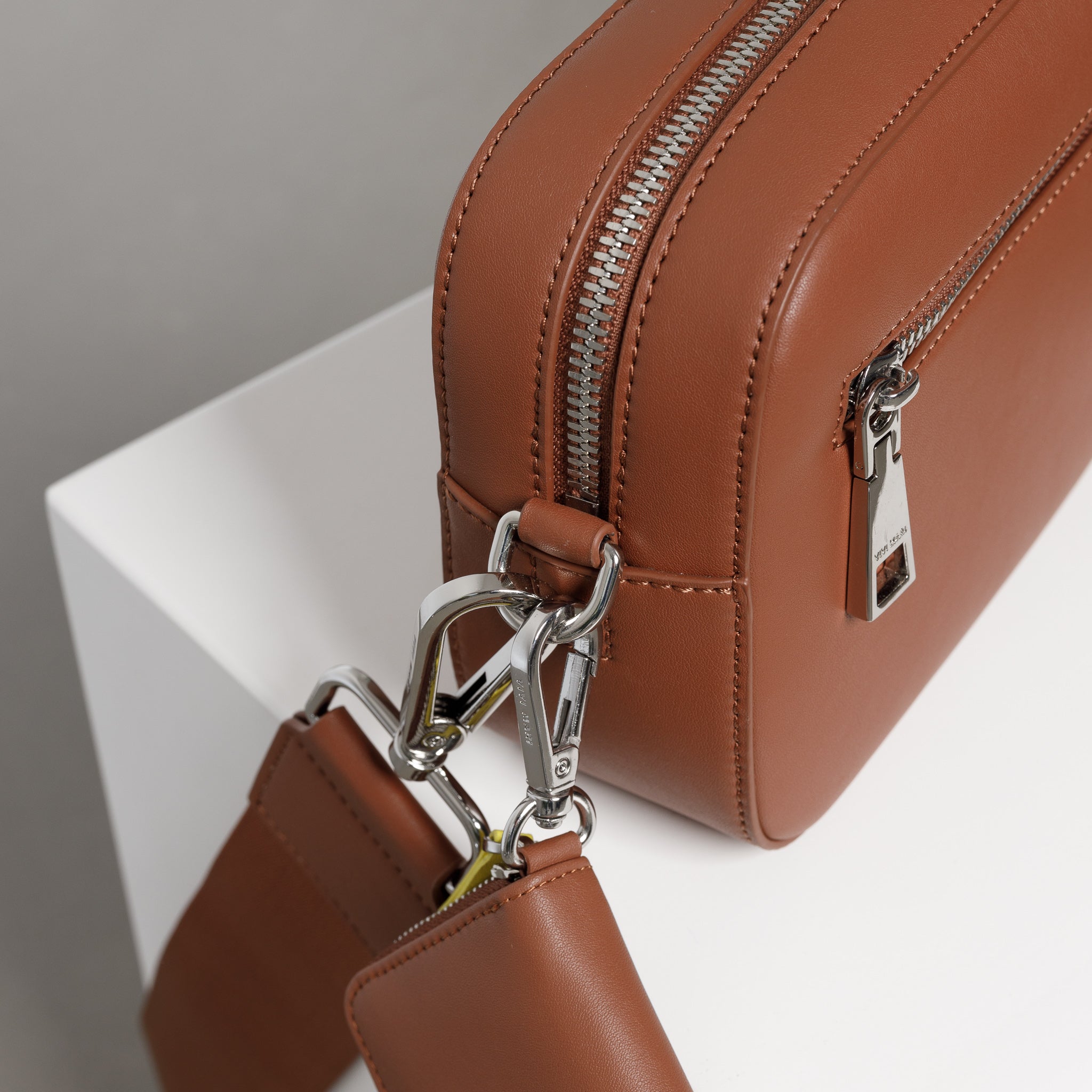 crossbody bag small + strap basic woven - tan - VIVI MARI