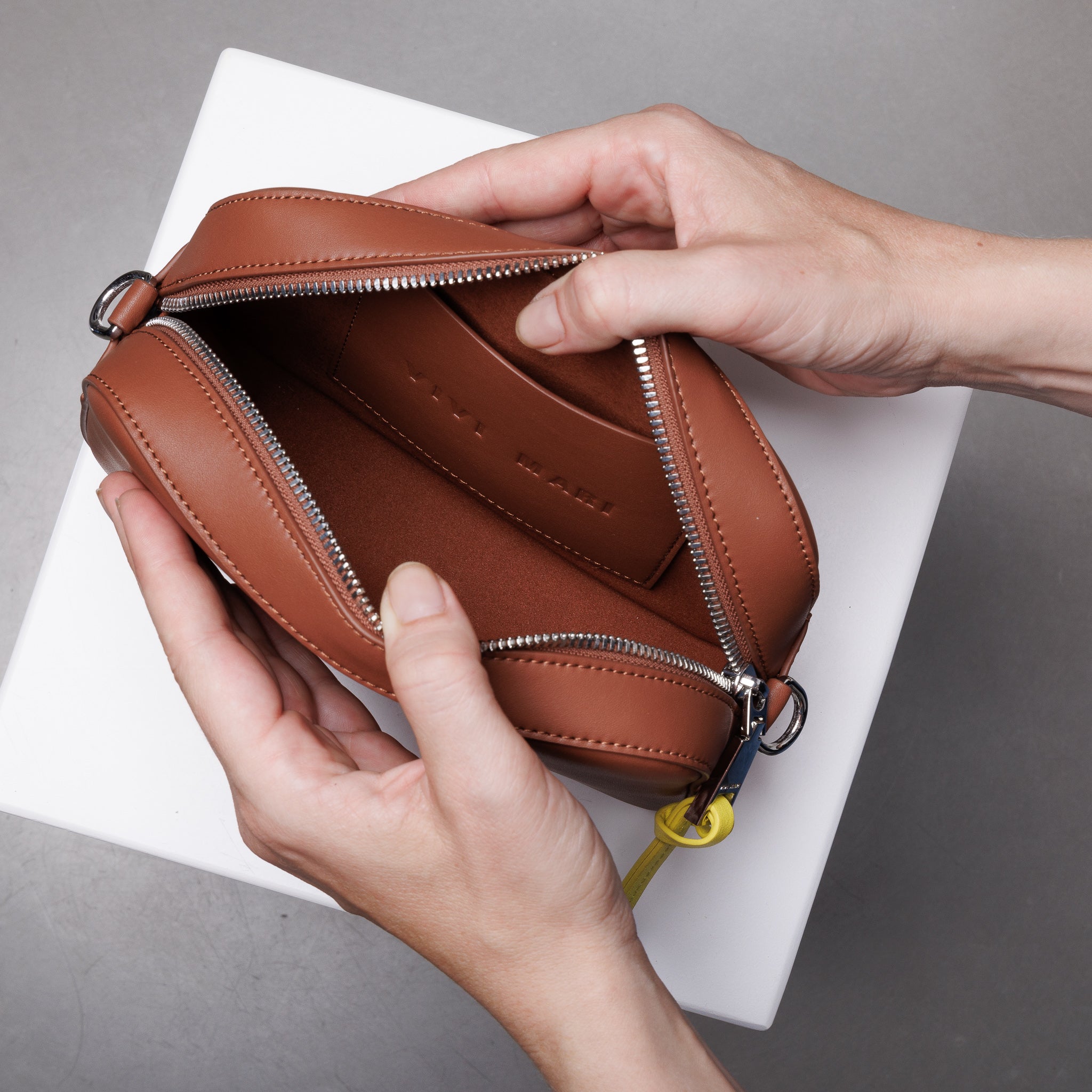 crossbody bag small + strap basic woven - tan - VIVI MARI