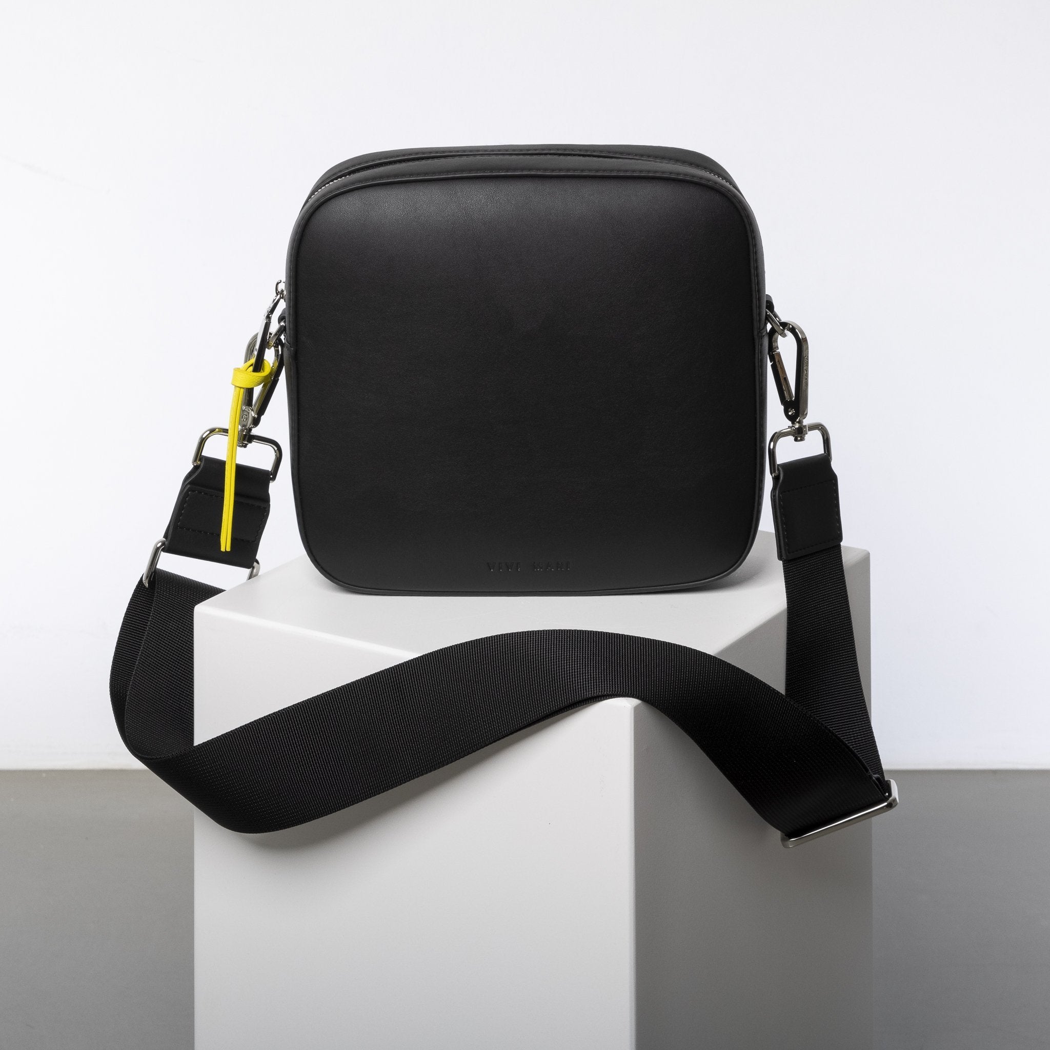 crossbody bag + strap basic woven - black - VIVI MARI
