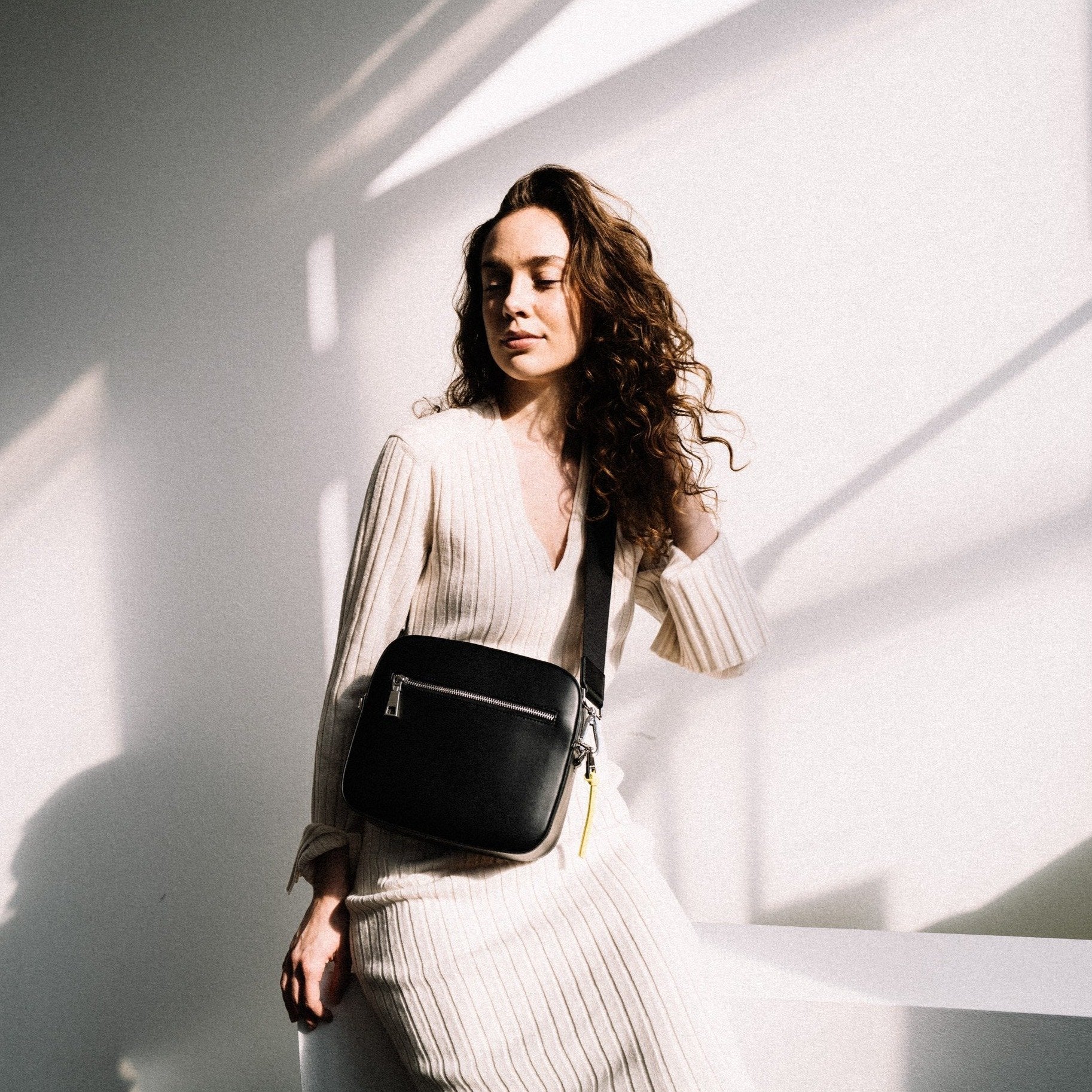 crossbody bag + strap basic woven - black - VIVI MARI