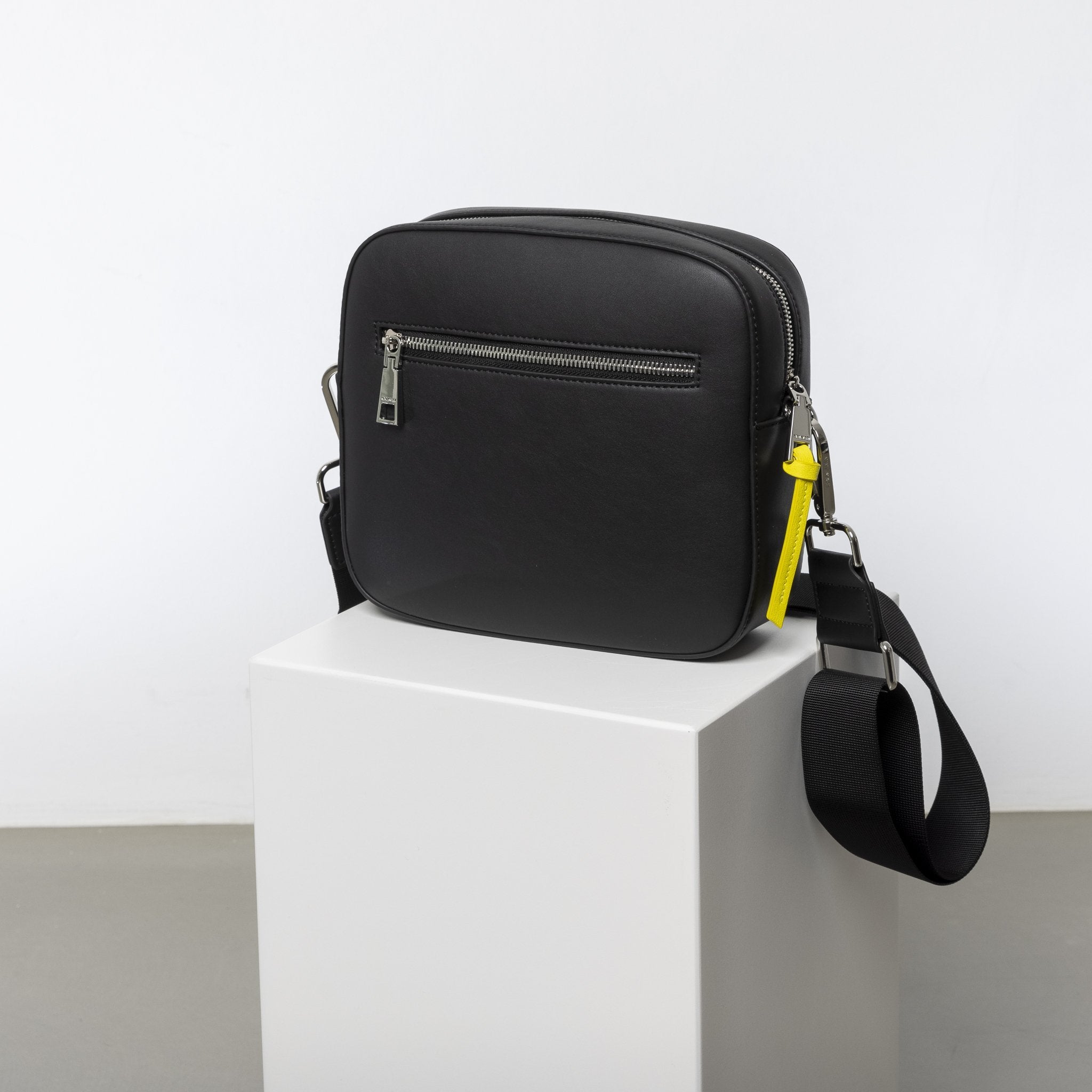 crossbody bag + strap basic woven - black - VIVI MARI