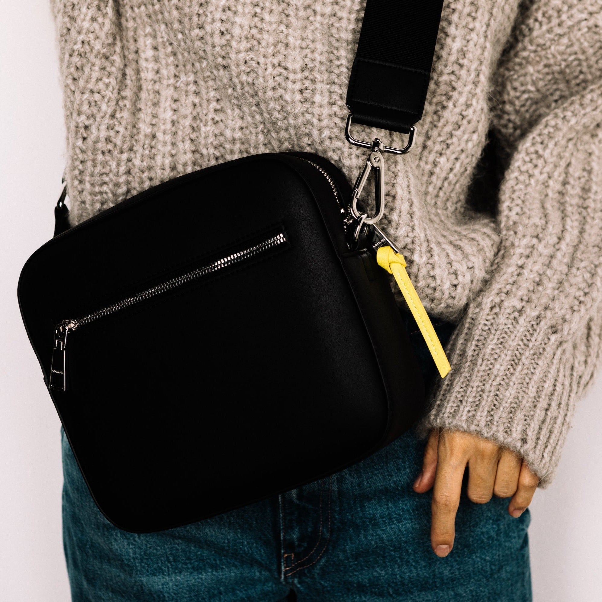 crossbody bag + strap basic woven - black - VIVI MARI