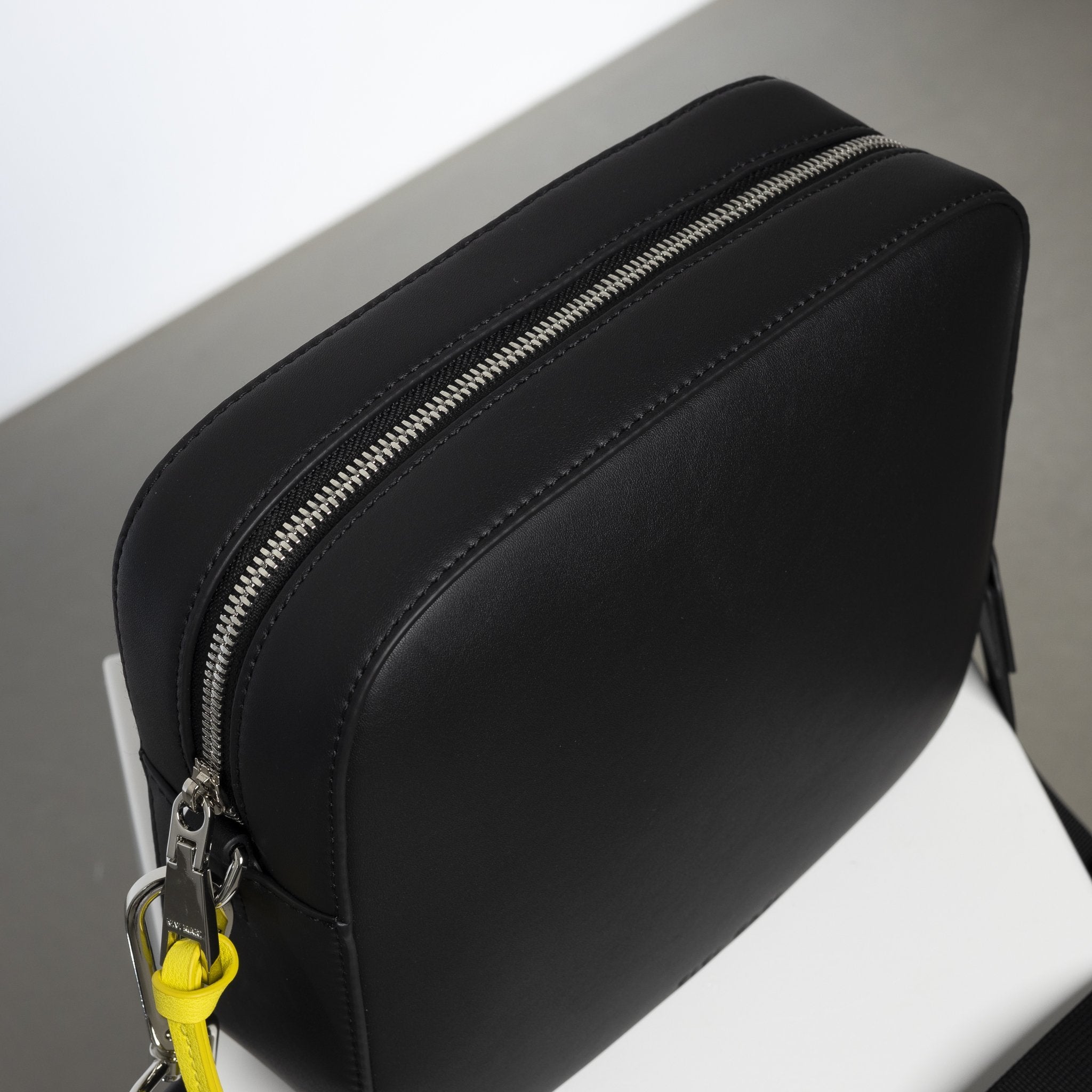 crossbody bag + strap basic woven - black - VIVI MARI