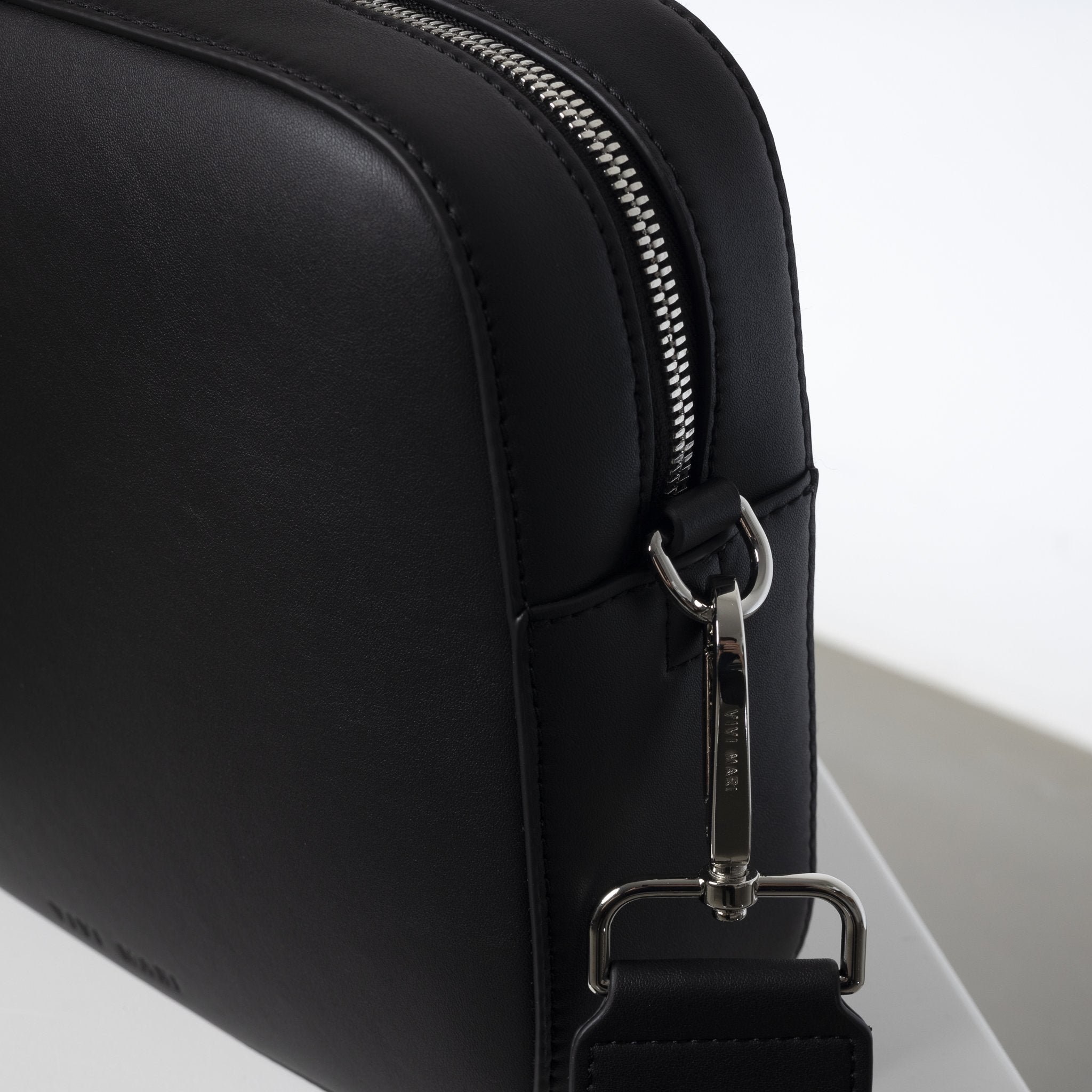 crossbody bag + strap basic woven - black - VIVI MARI
