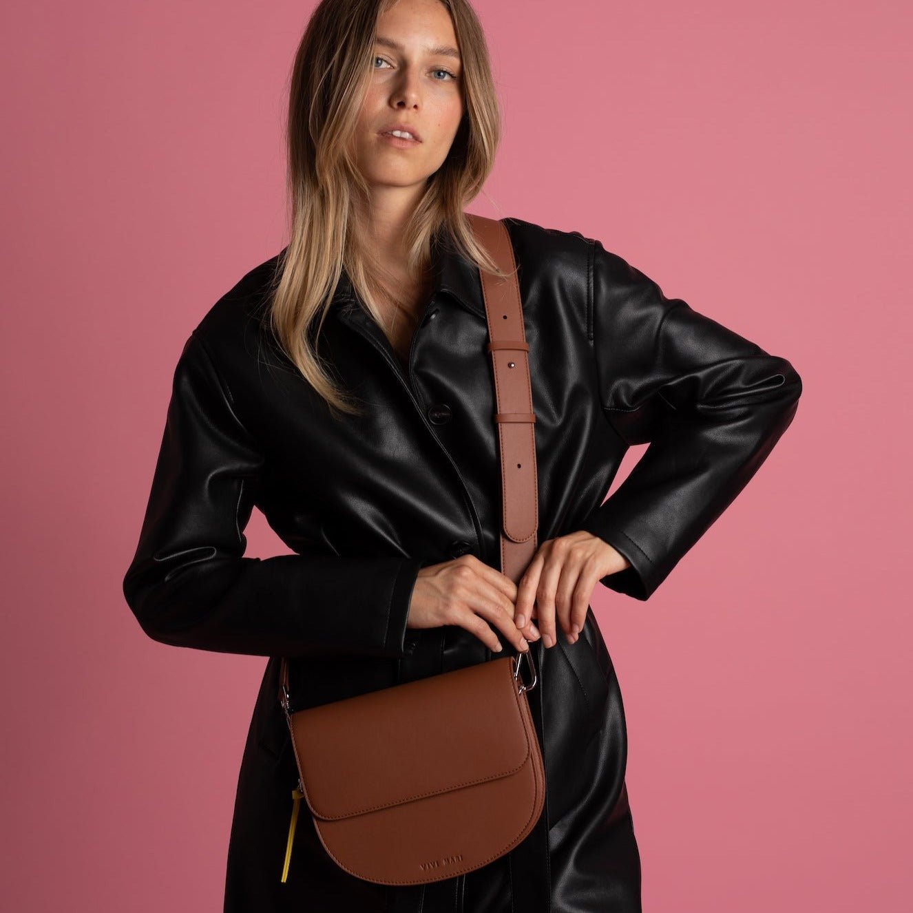 halfmoon bag + strap basic belt - tan - VIVI MARI