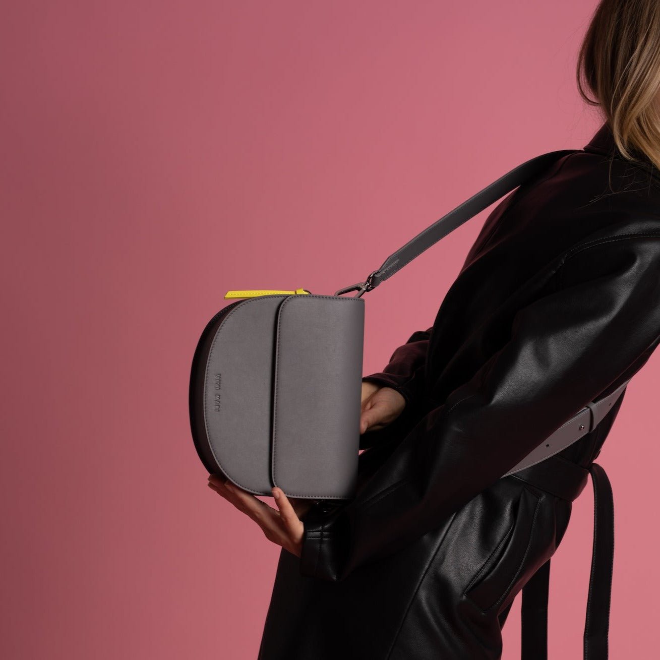 halfmoon bag + strap basic belt - taupe - VIVI MARI