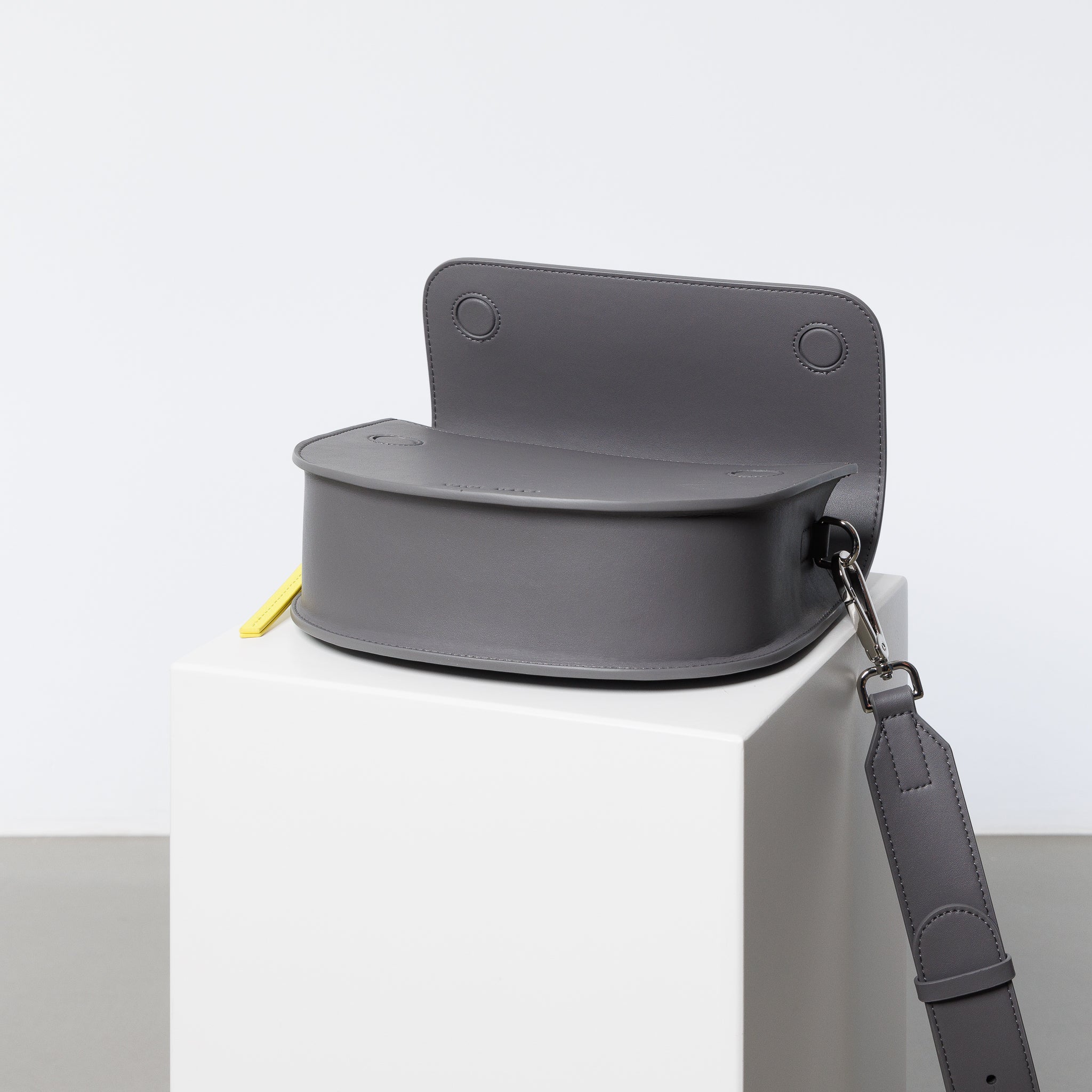 halfmoon bag + strap basic belt - taupe - VIVI MARI