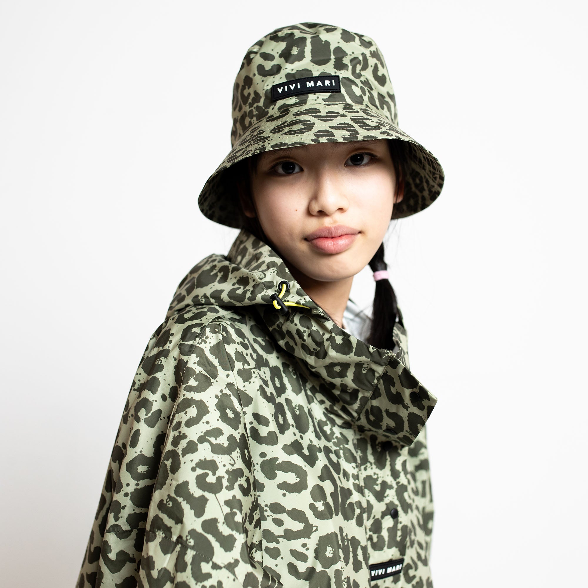 Kids Raincoat leo splashes olive/pale olive - VIVI MARI