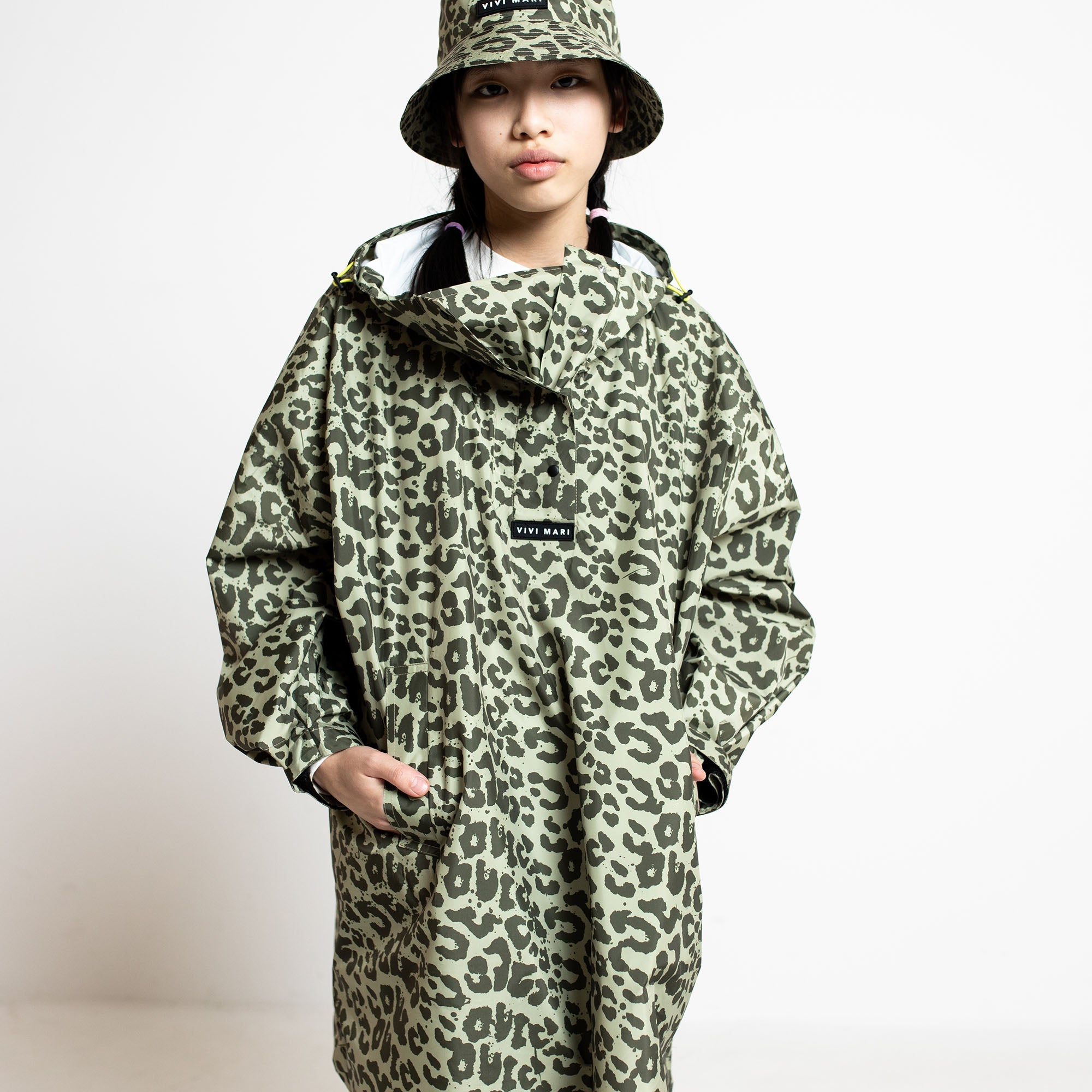 Kids Raincoat leo splashes olive/pale olive - VIVI MARI