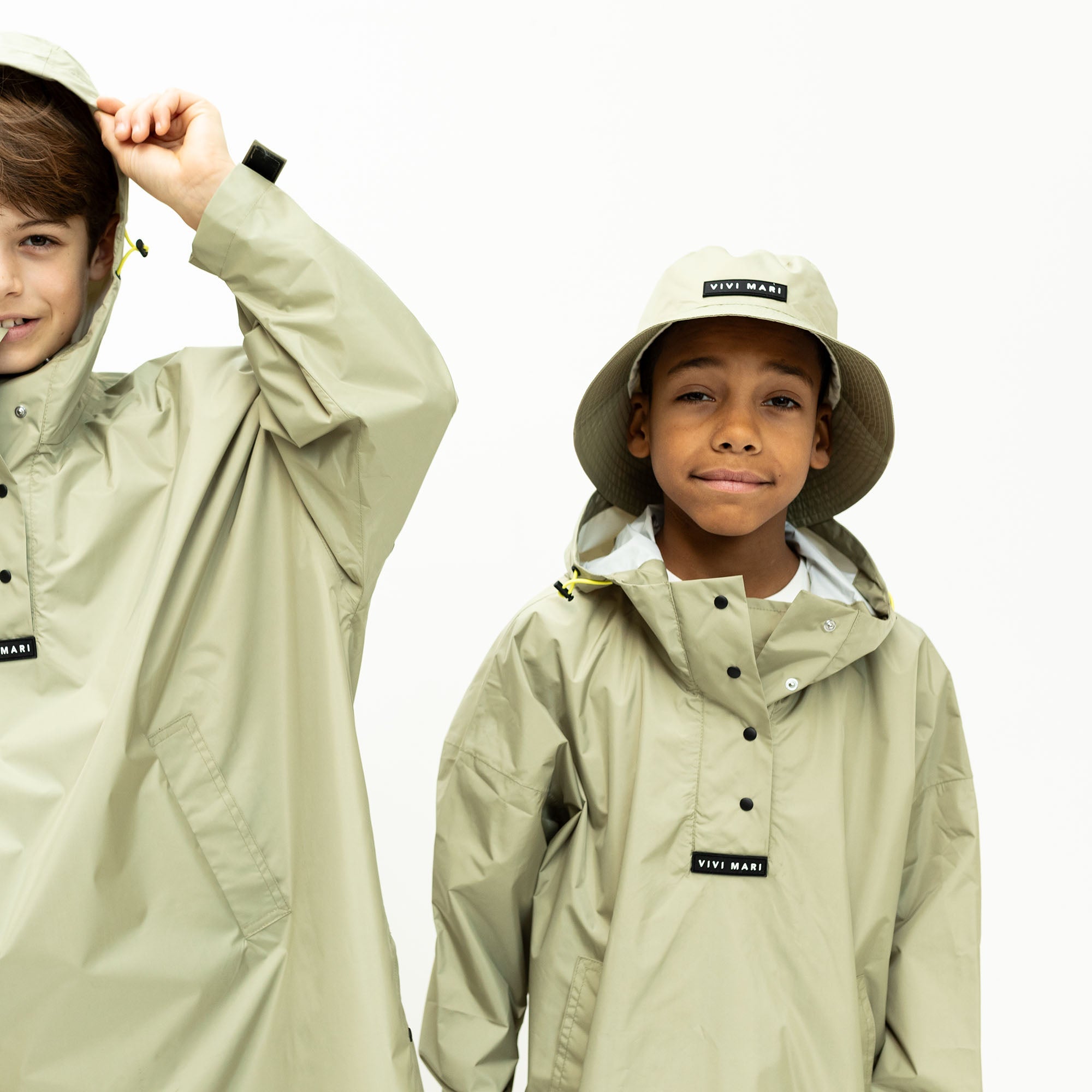 Kids Raincoat solid pale olive - VIVI MARI
