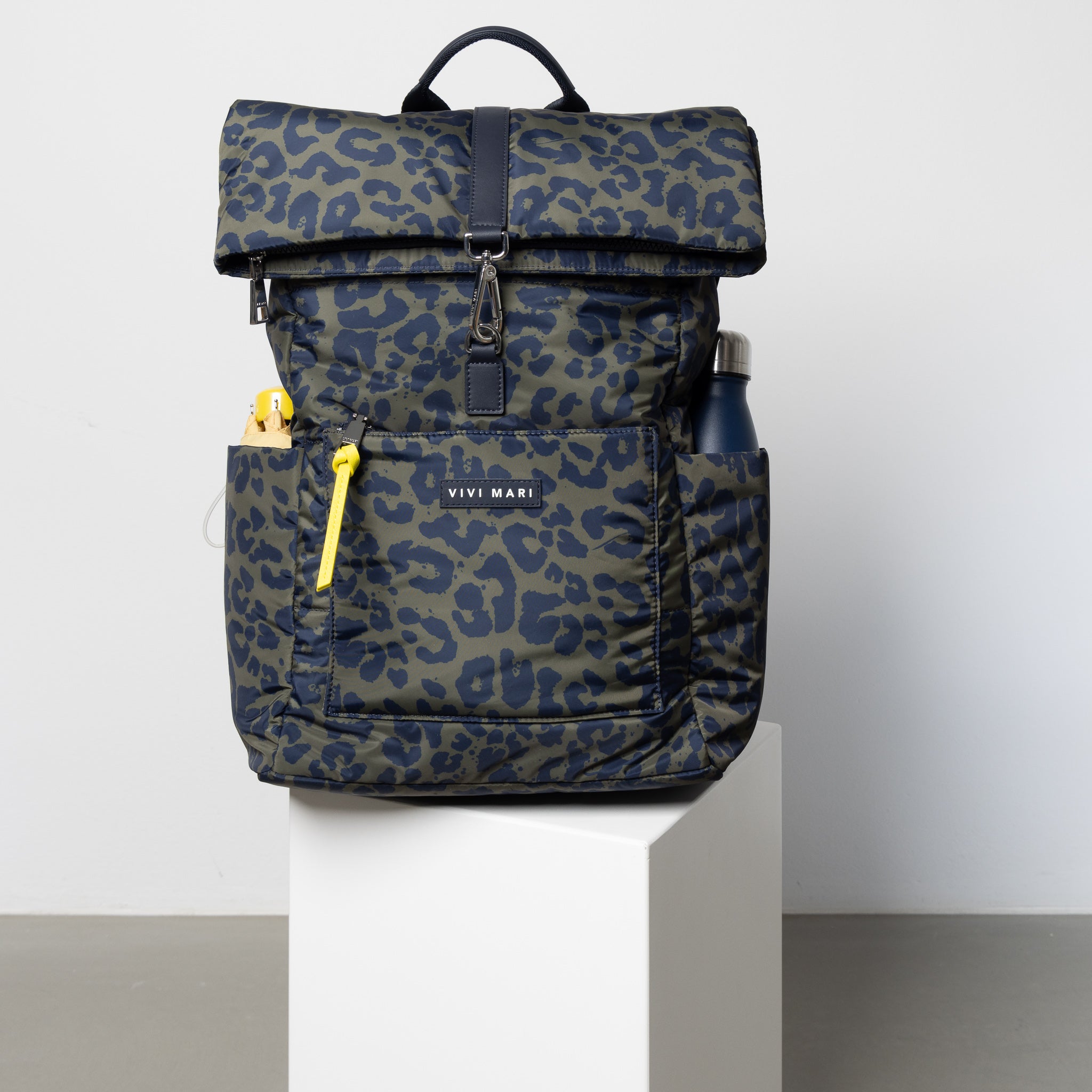 Padded Backpack medium - leo splashes navy/olive - VIVI MARI