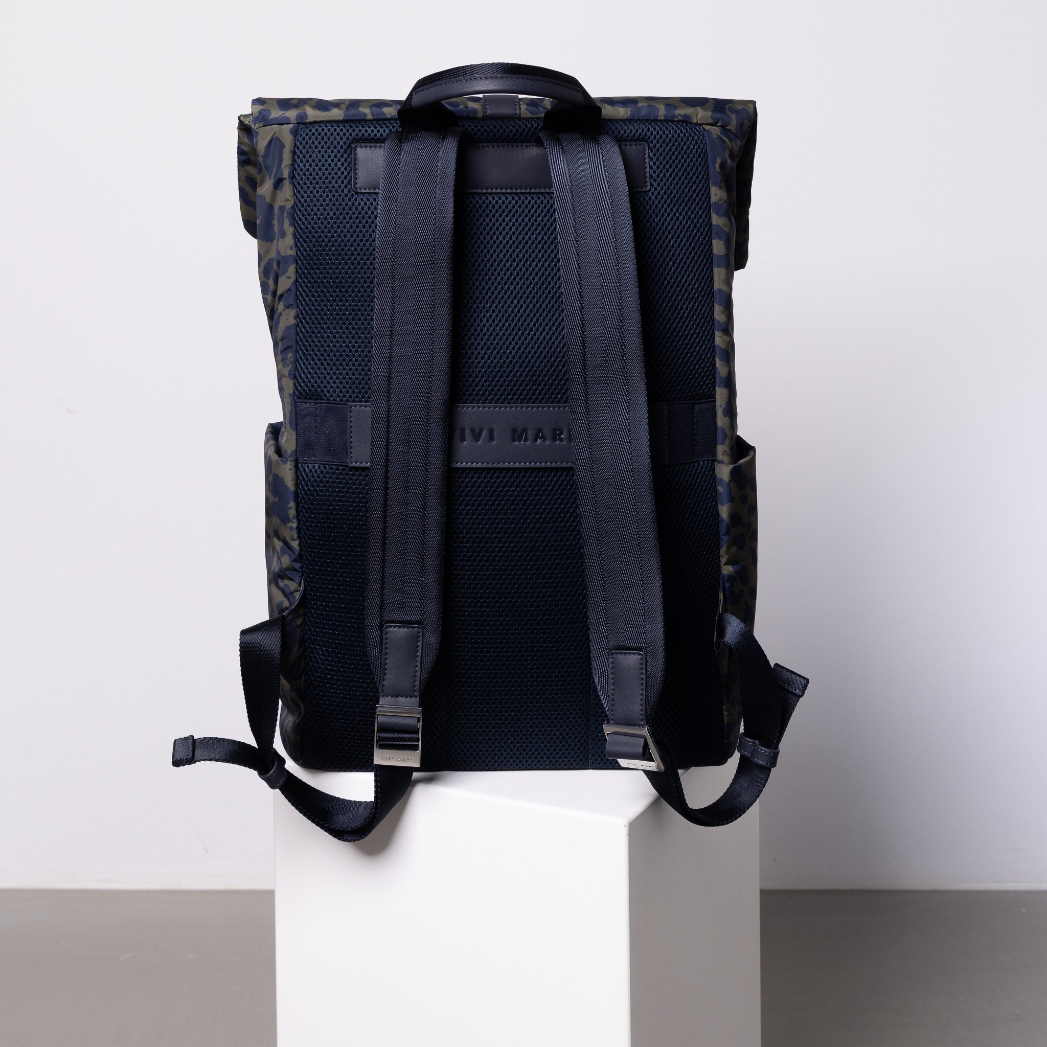 Padded Backpack medium - leo splashes navy/olive - VIVI MARI
