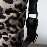 padded tote bag large + strap basic woven slim - leo splashes black/sand - VIVI MARI
