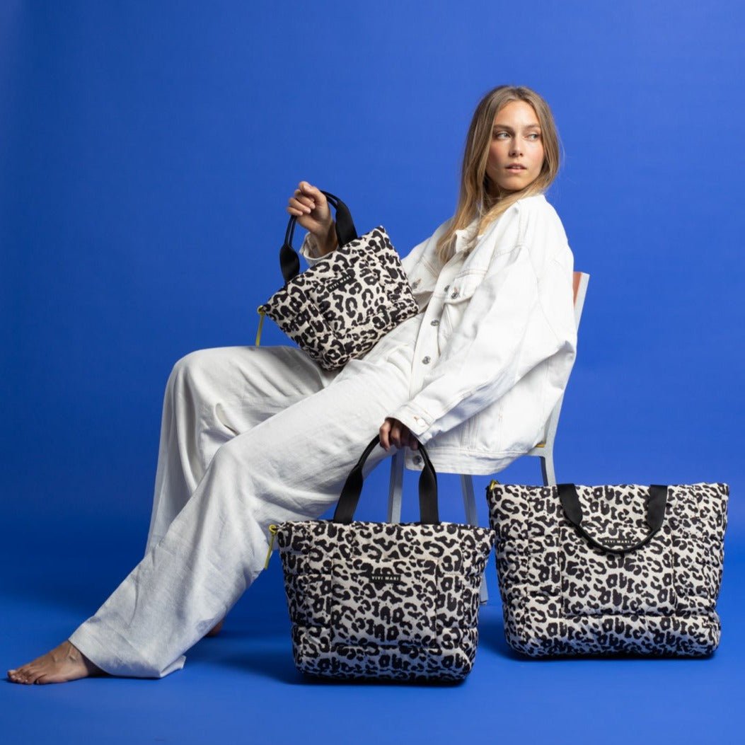 padded tote bag large + strap basic woven slim - leo splashes black/sand - VIVI MARI