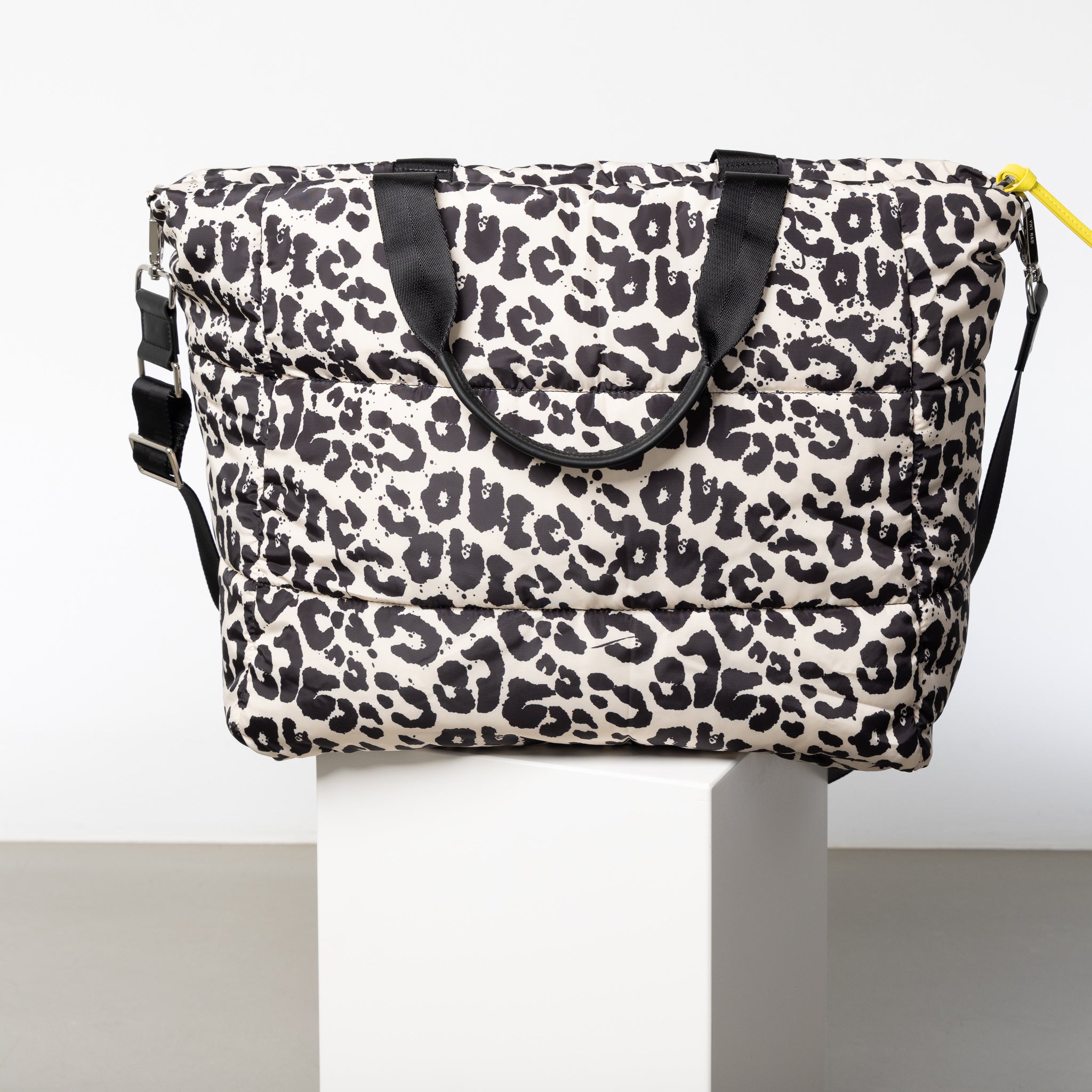 padded tote bag large + strap basic woven slim - leo splashes black/sand - VIVI MARI