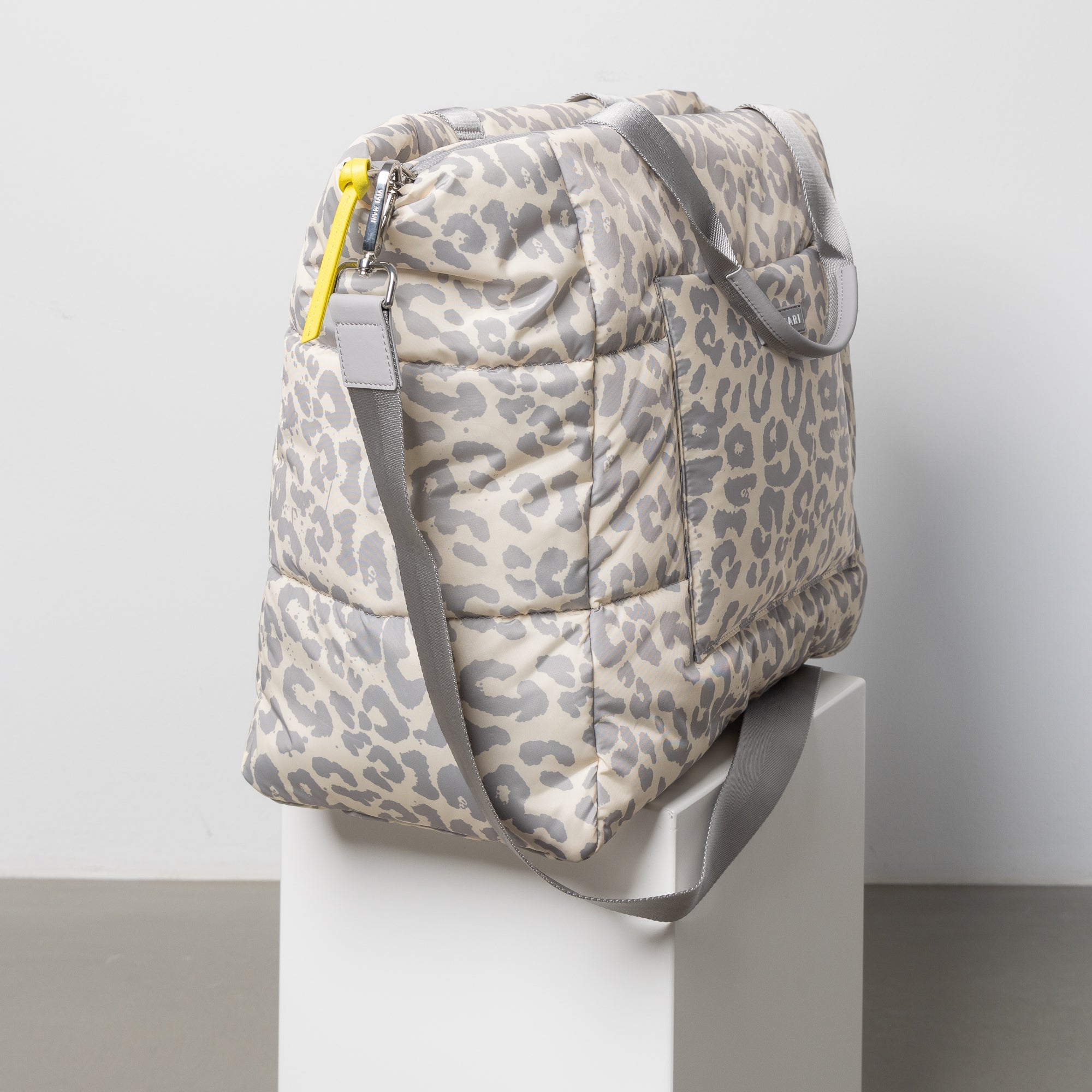 padded tote bag large + strap basic woven slim - leo splashes grey/sand - VIVI MARI