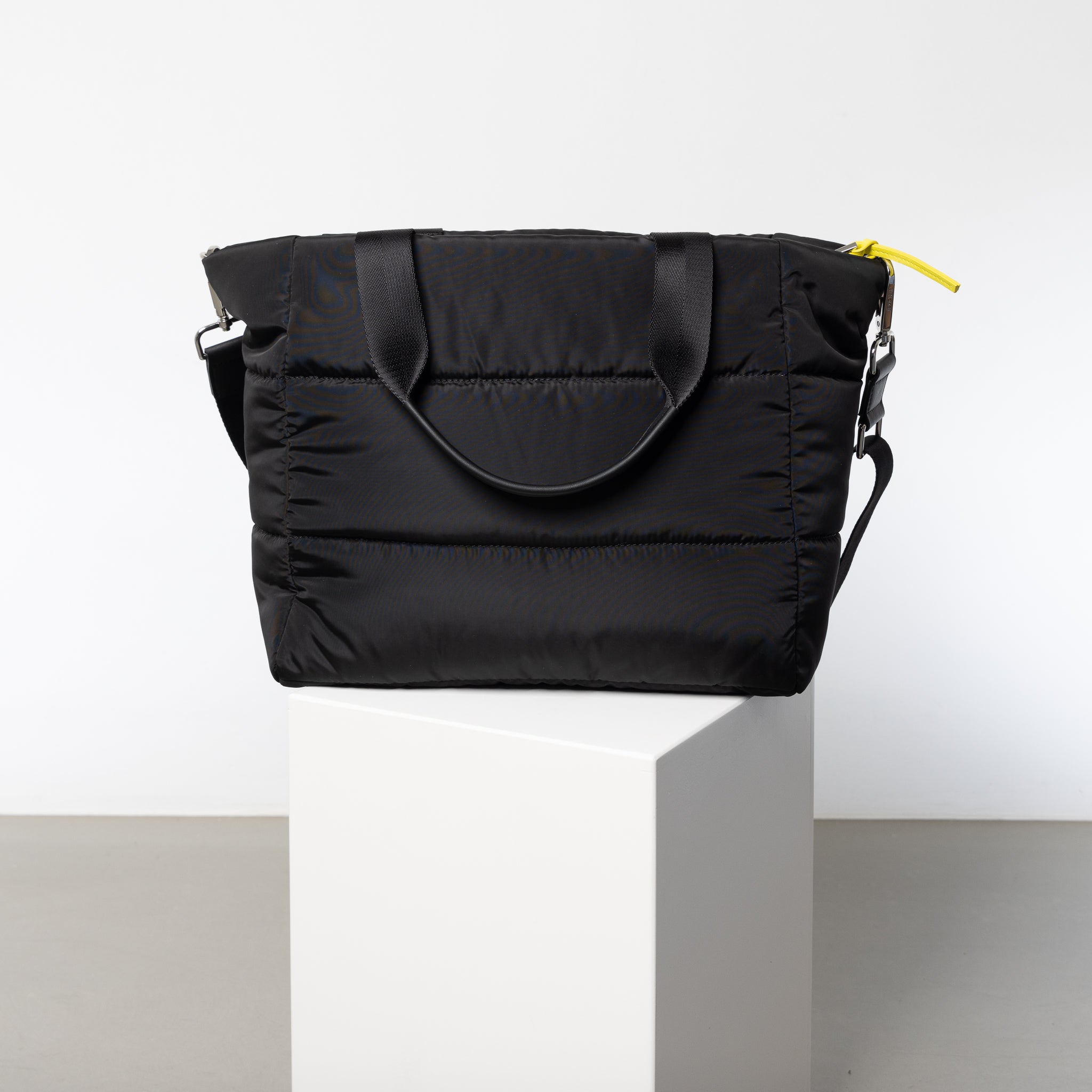 padded tote bag medium + strap basic woven slim - black - VIVI MARI