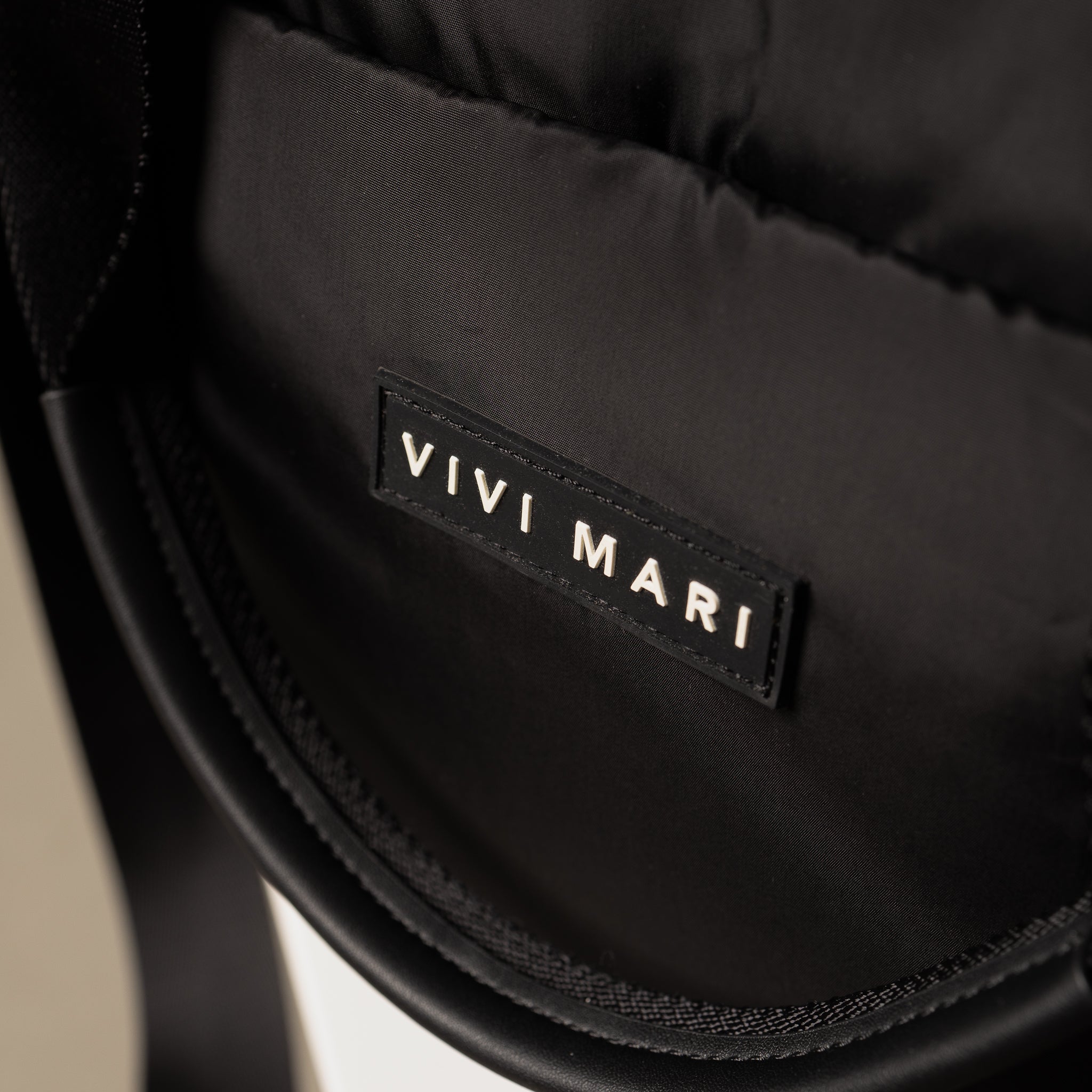 padded tote bag medium + strap basic woven slim - black - VIVI MARI