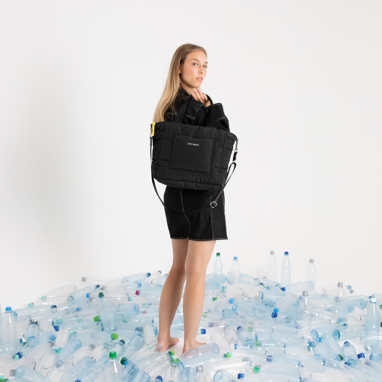 padded tote bag medium + strap basic woven slim - black - VIVI MARI