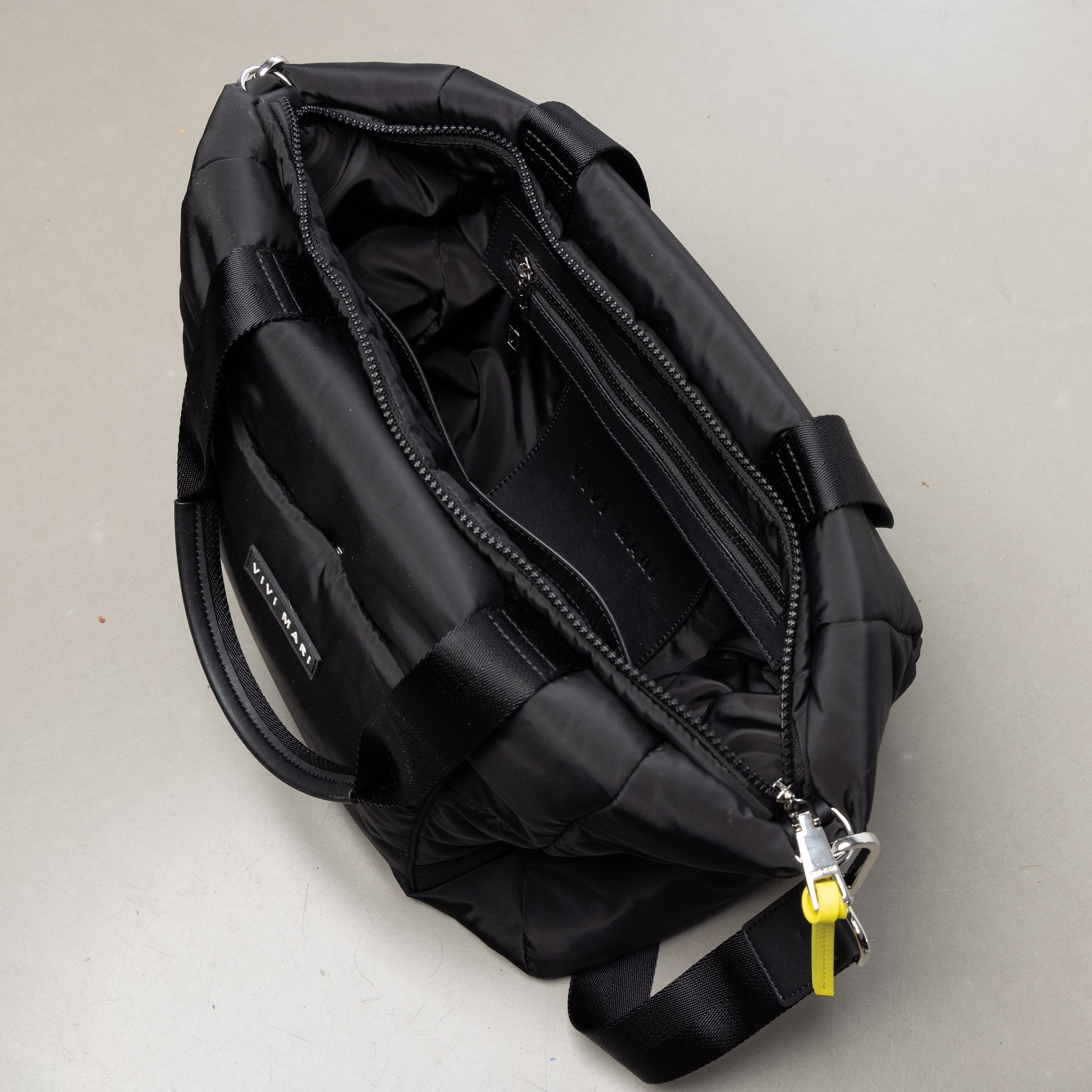 padded tote bag medium + strap basic woven slim - black - VIVI MARI