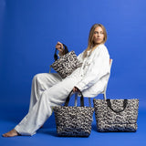 padded tote bag medium + strap basic woven slim - leo splashes black/sand - VIVI MARI