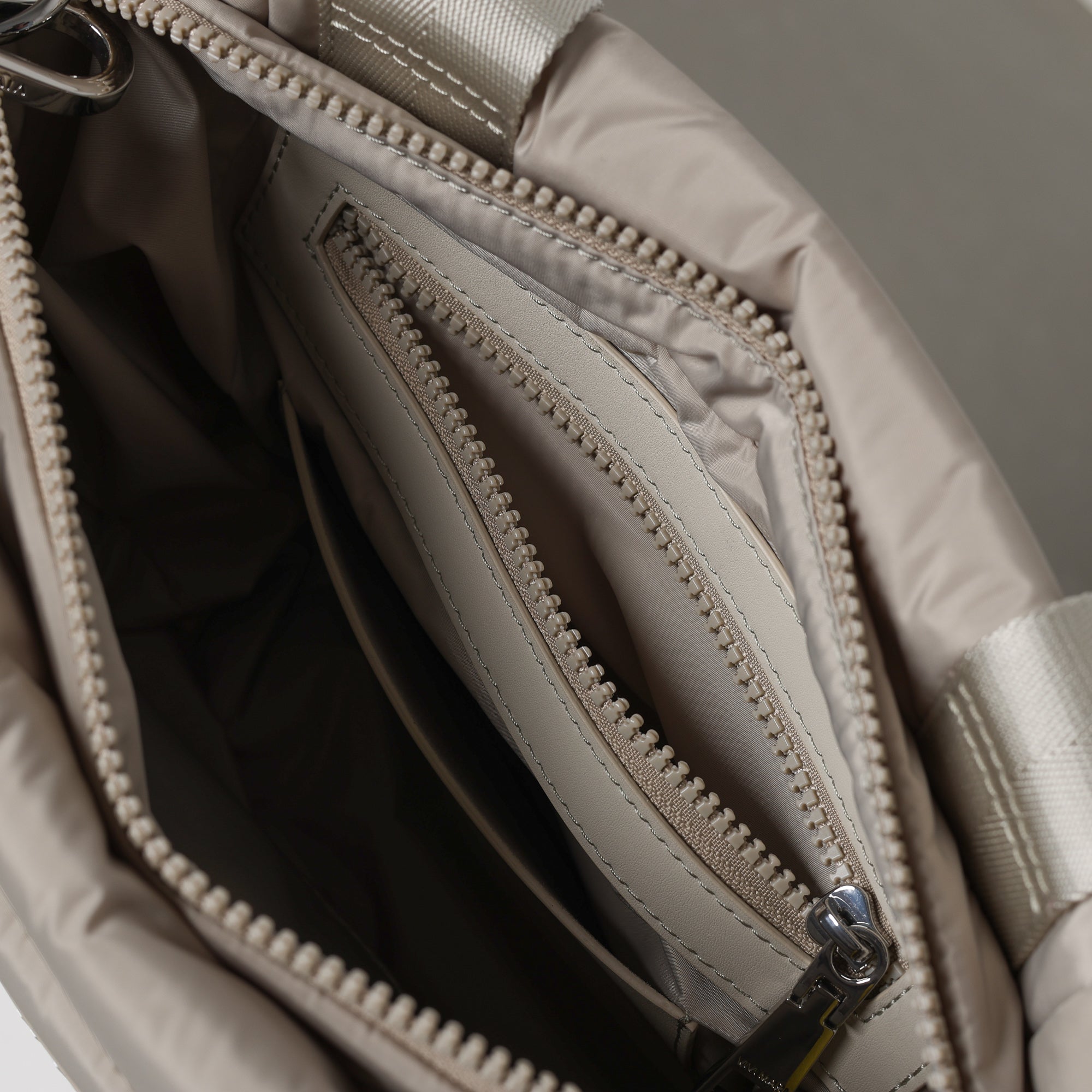 padded tote bag small + strap basic woven slim - stone - VIVI MARI
