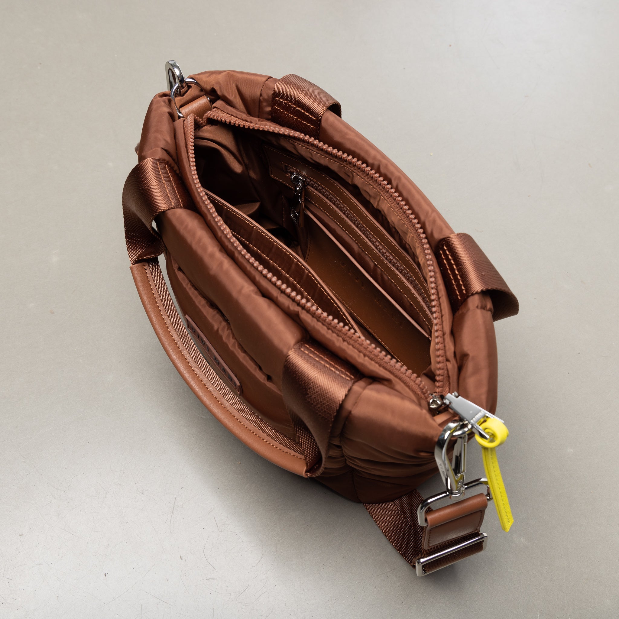 padded tote bag small + strap basic woven slim - tan - VIVI MARI