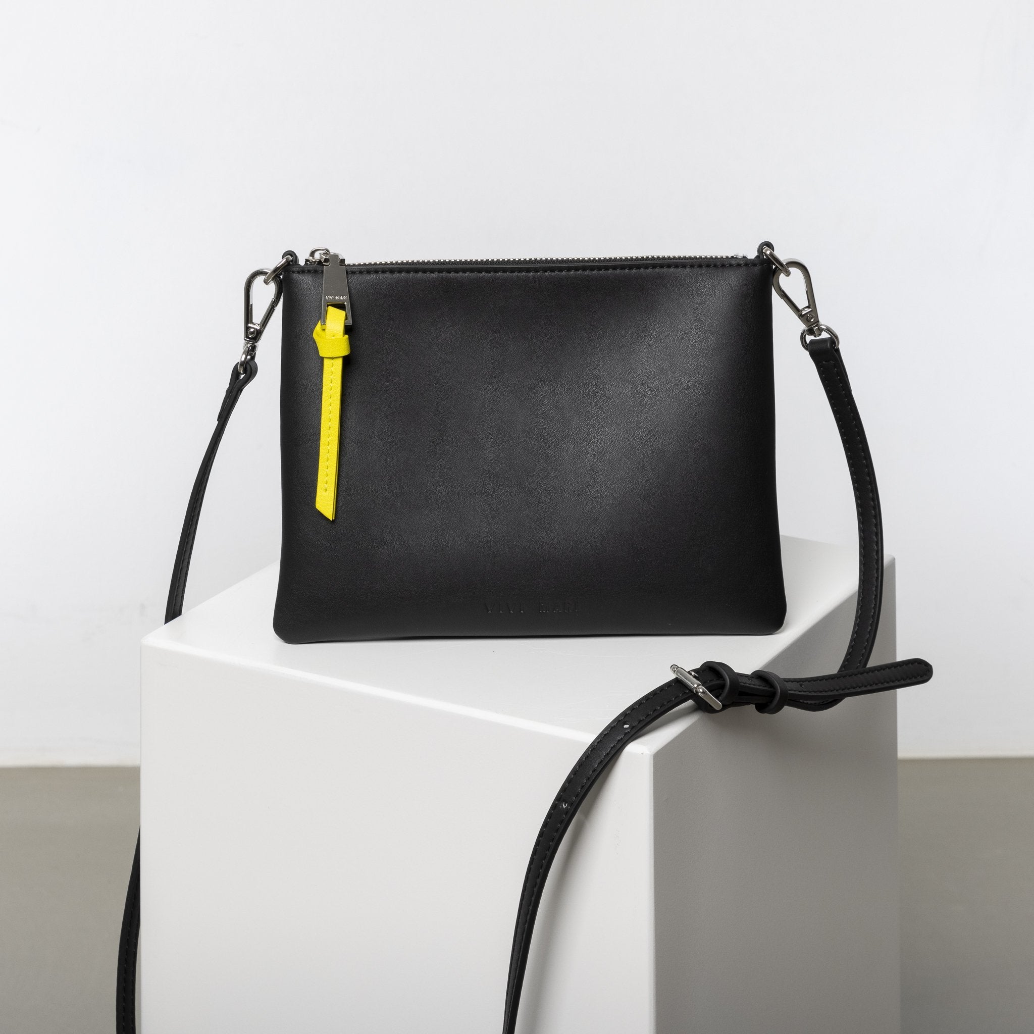 Pouch + strap basic classic thin - black - VIVI MARI