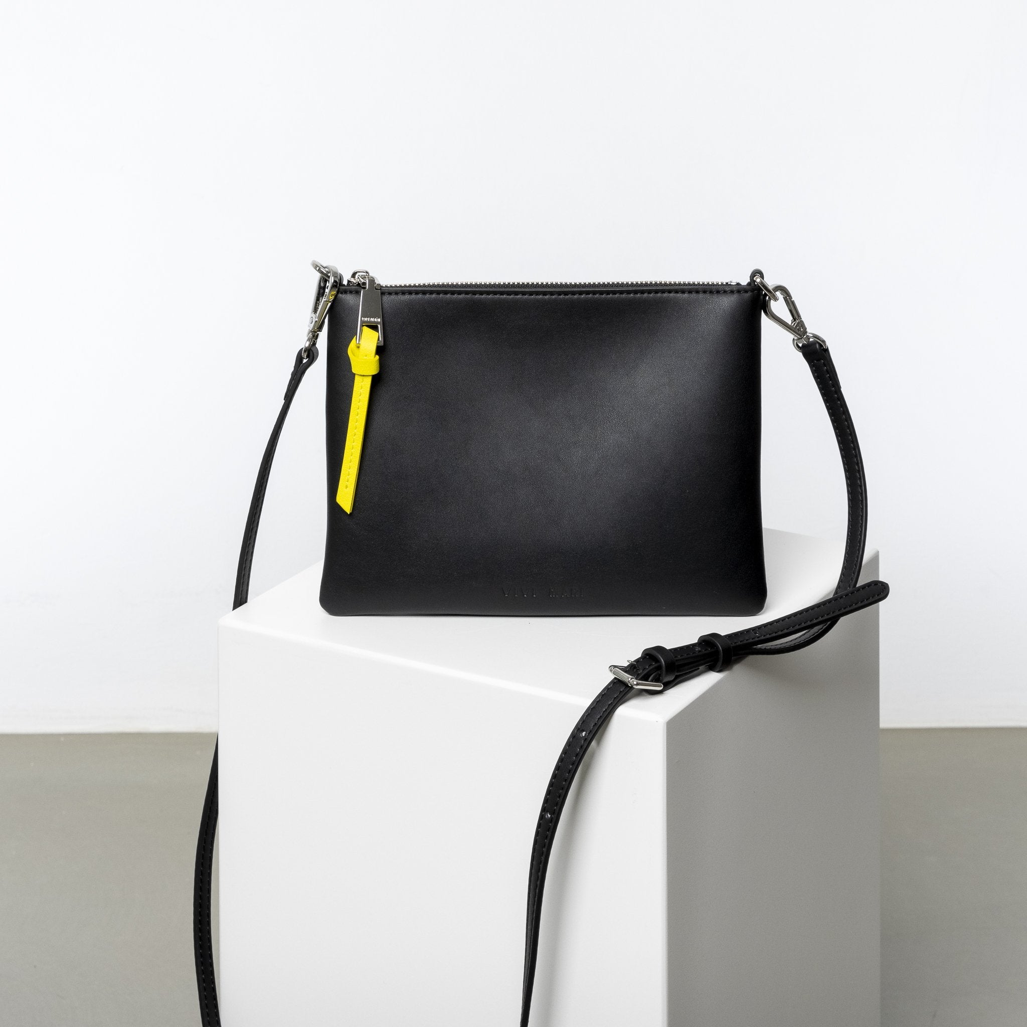 Pouch + strap basic classic thin - black - VIVI MARI