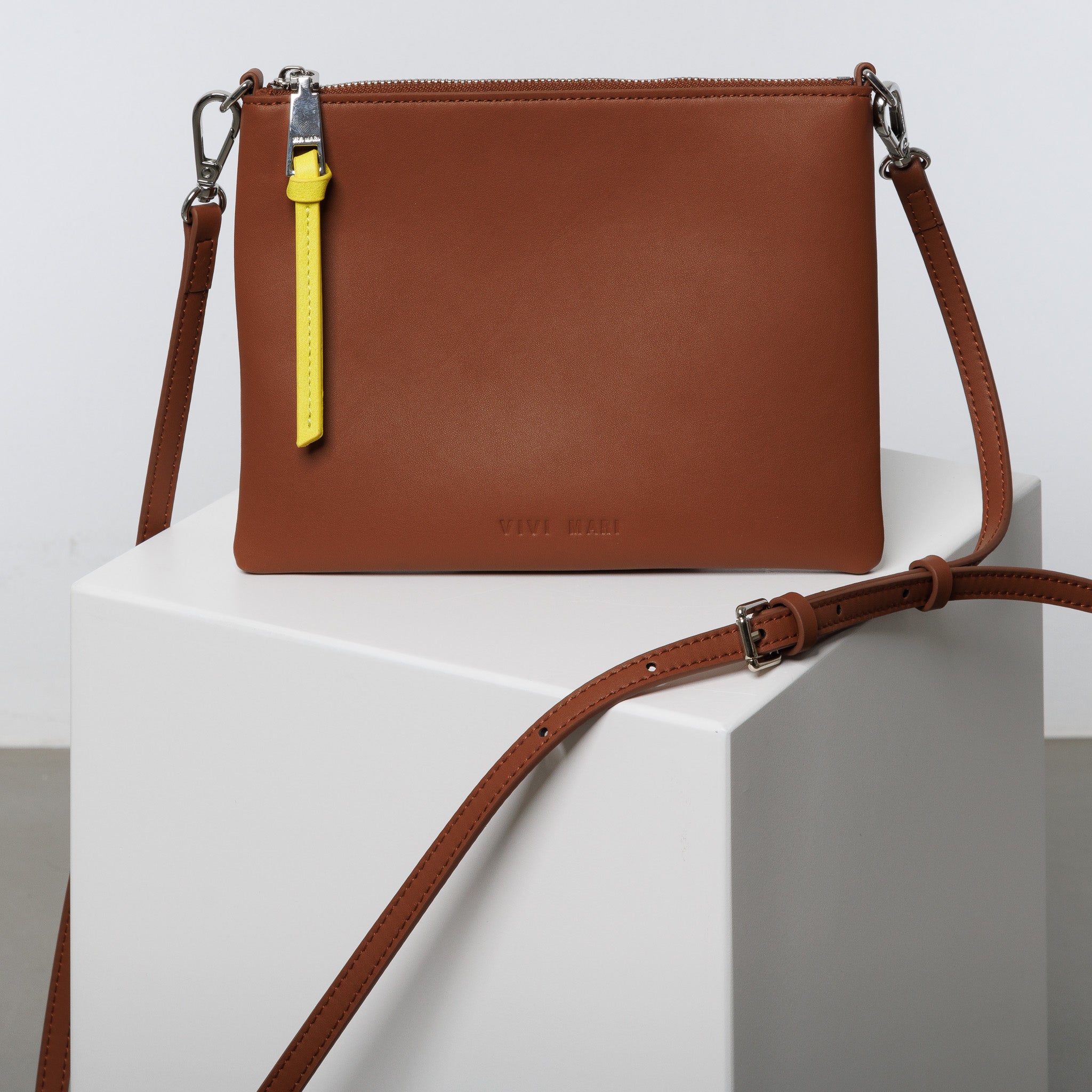 pouch + strap basic classic thin - tan - VIVI MARI