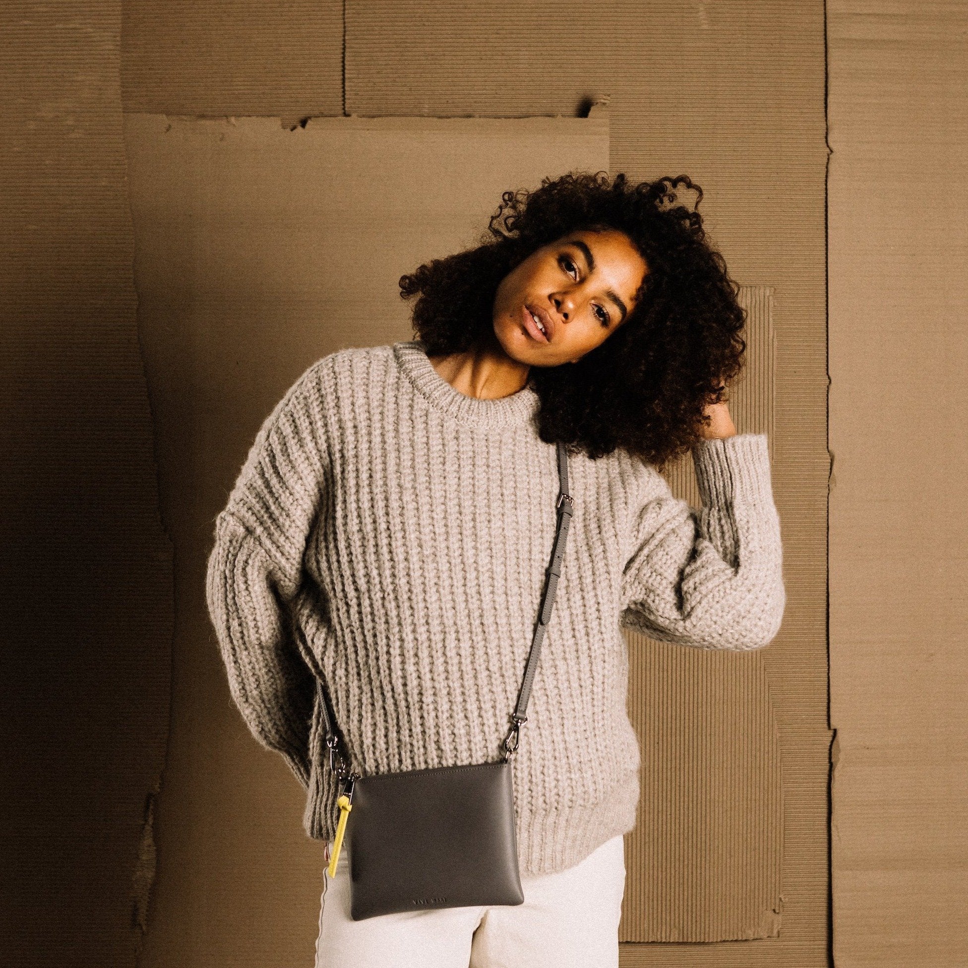 Pouch + strap basic classic thin - taupe - VIVI MARI