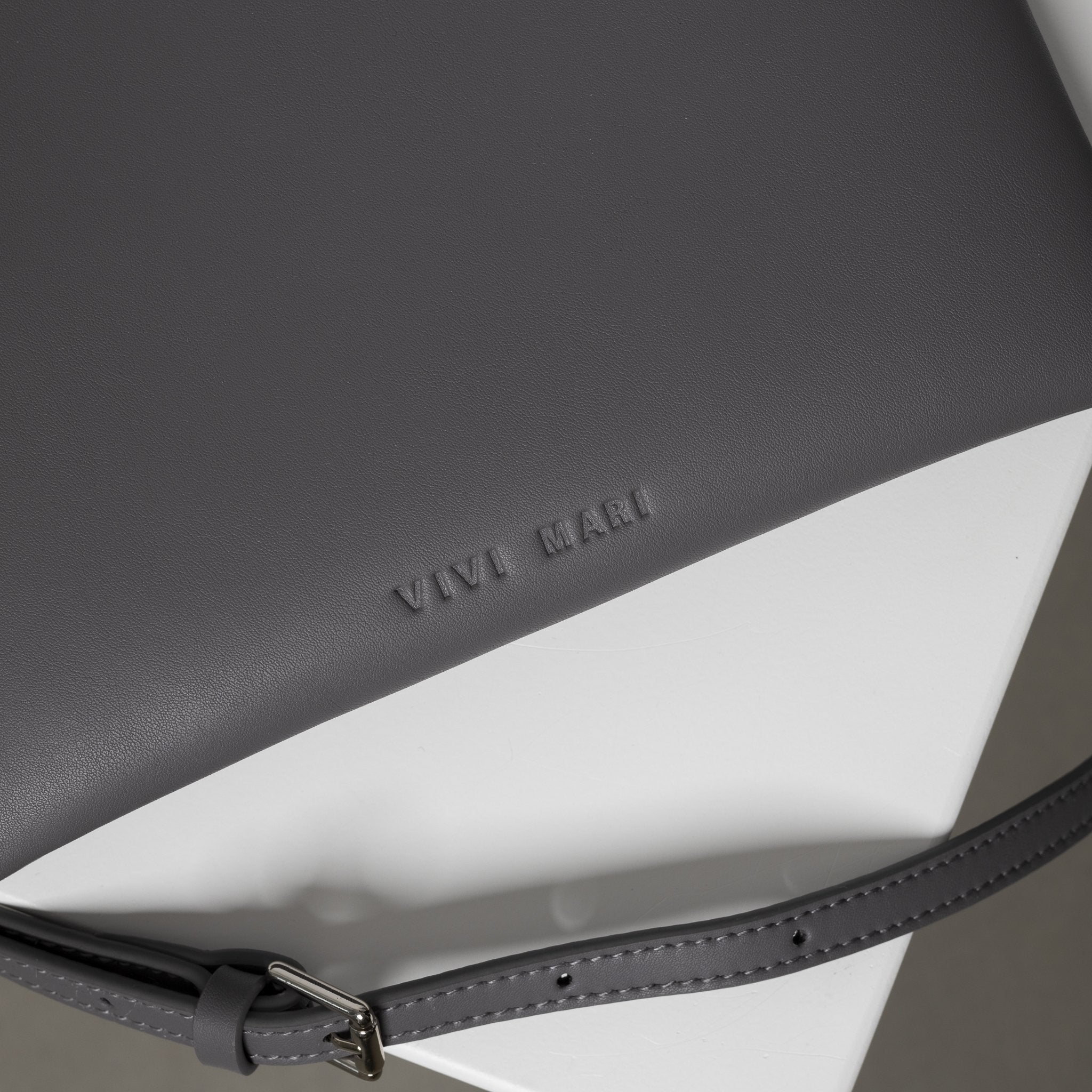 Pouch + strap basic classic thin - taupe - VIVI MARI
