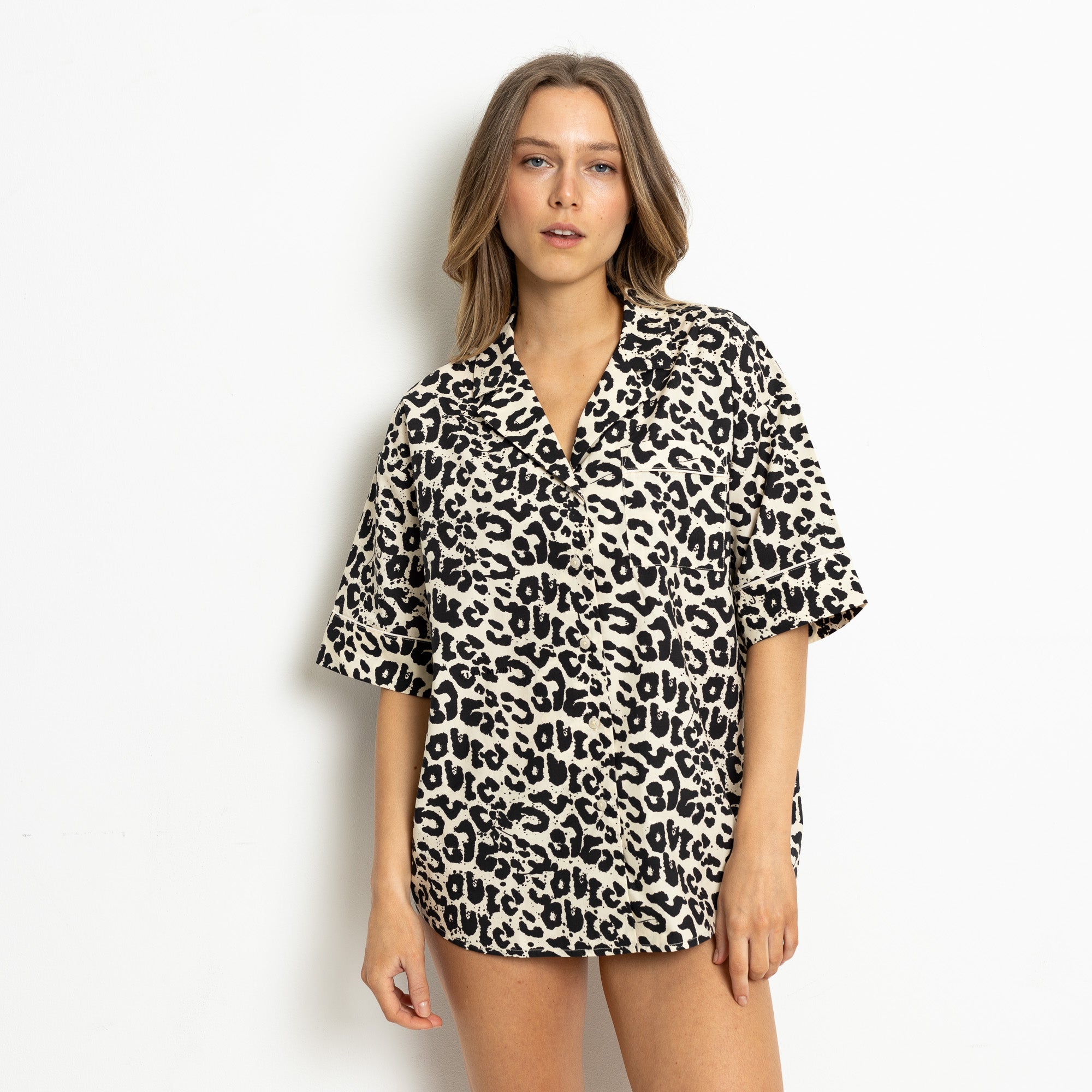 Pyjama Shirt short sleeve - leo splashes black/sand - VIVI MARI