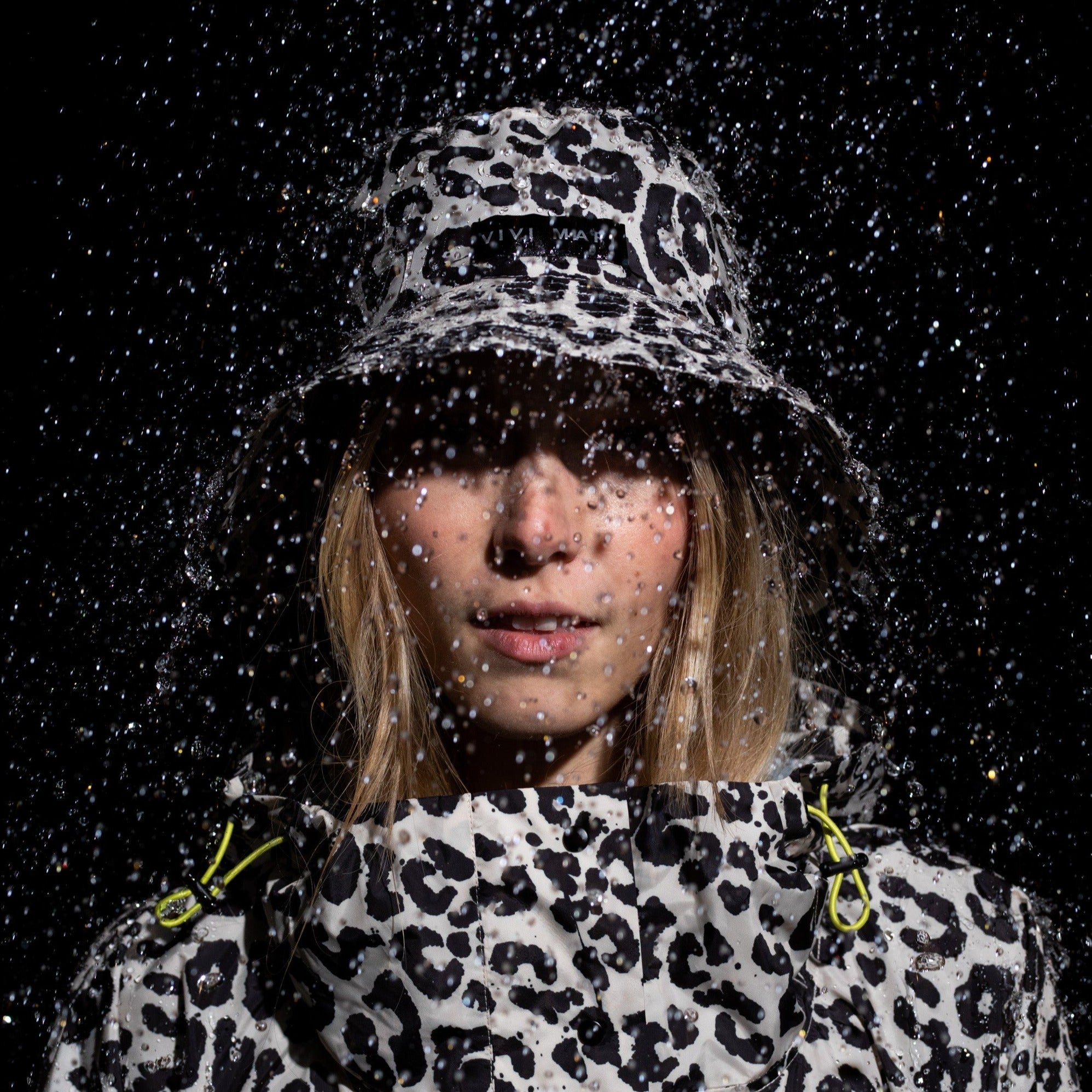 Raincoat leo splashes black/sand - VIVI MARI