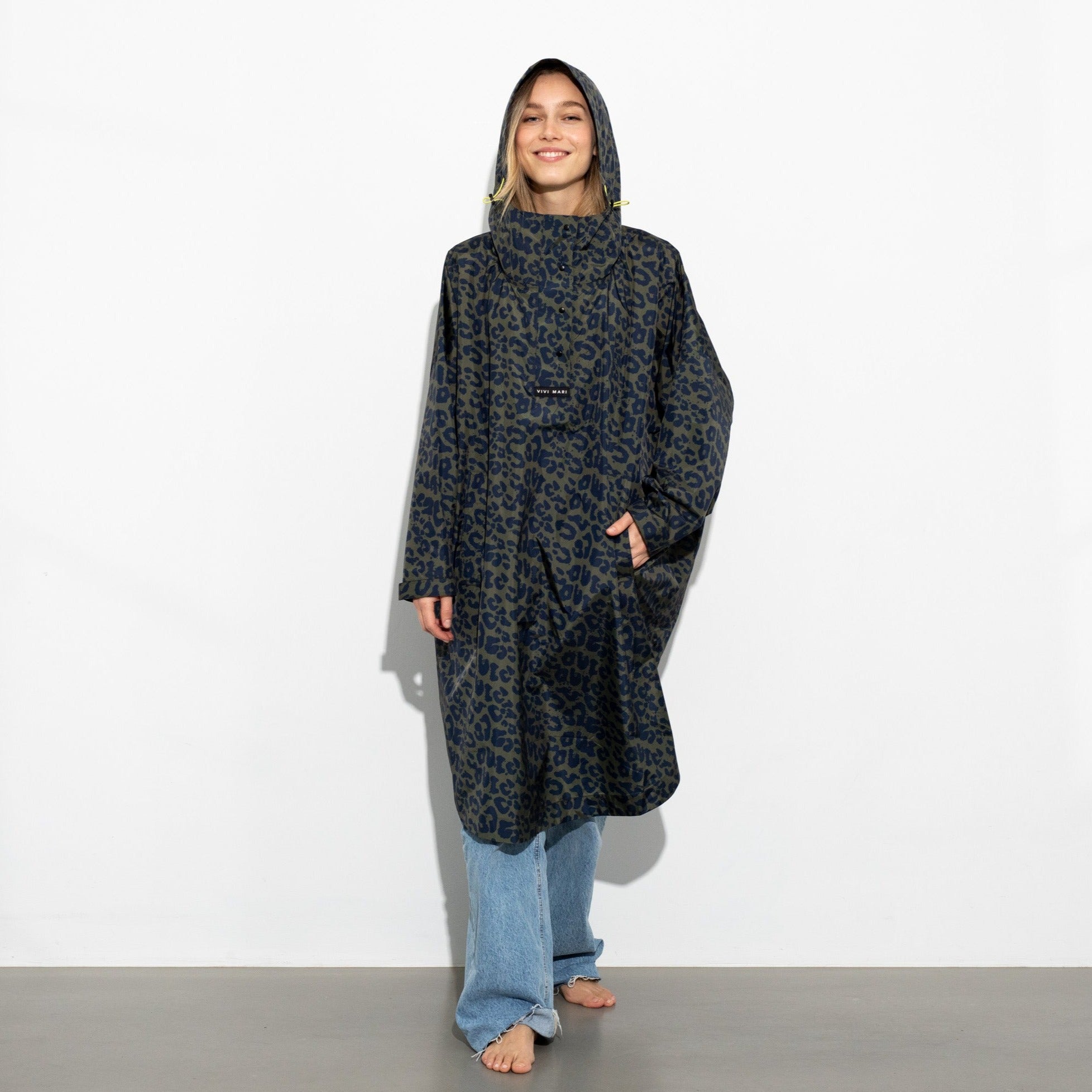 Leopard print regenponcho Leo Macciato van Reisenthel Leopard print regenponcho Leo Macciato van Reisenthel
